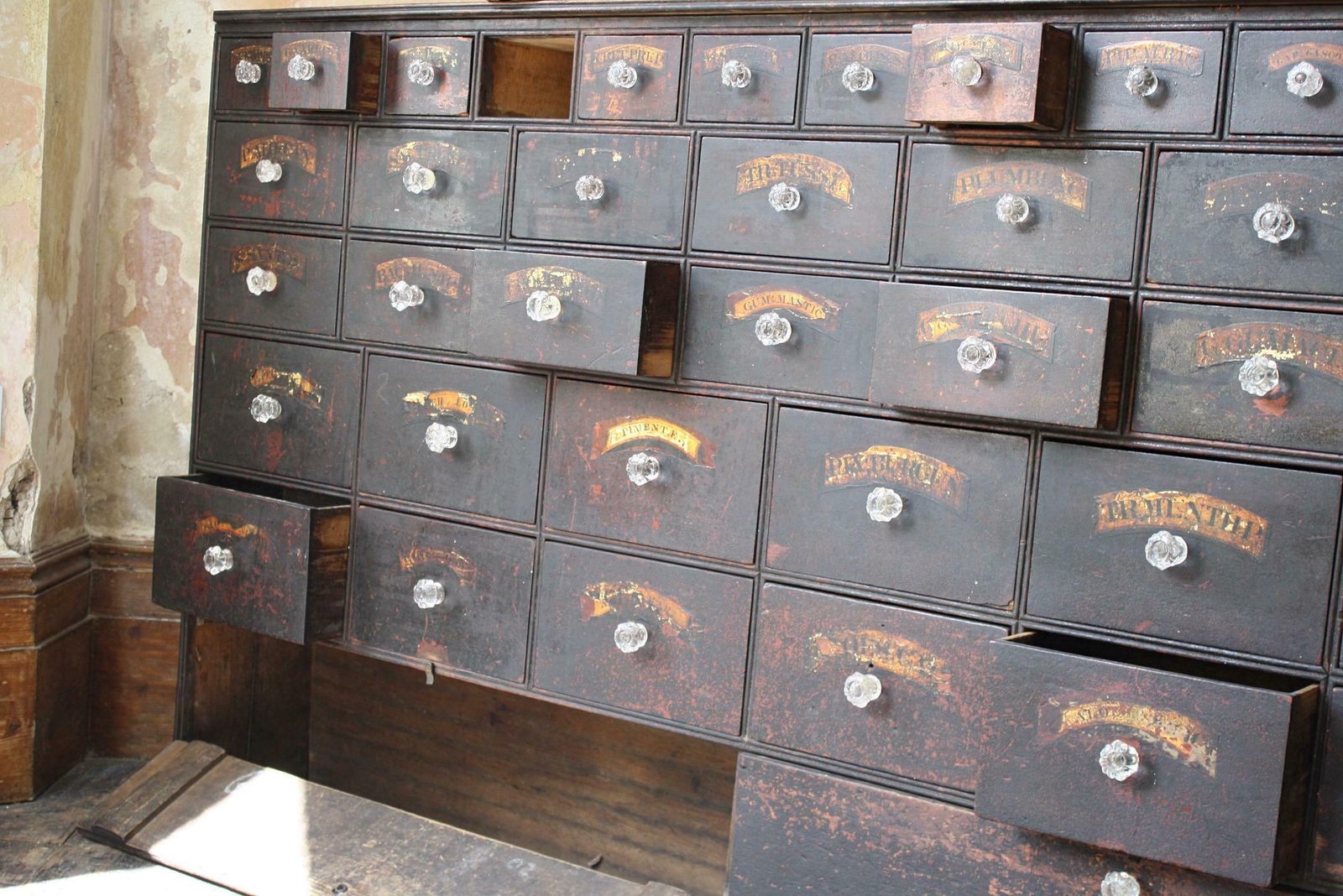 Early 19th Century Chemist Apothecary Drug Pharmacy Drawers Bratley Pontefract photo 7895.0