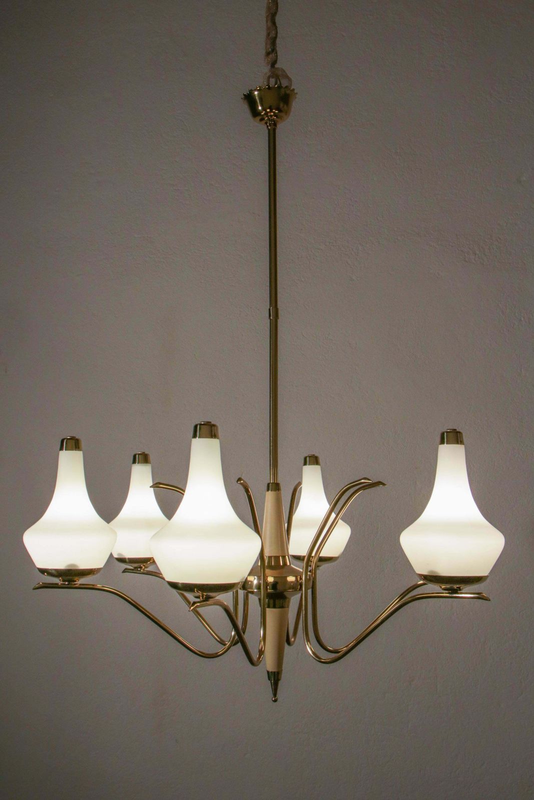 Italian Midcentury Six Lights Gold And Ivory Chandelier Attributed To Stilnovo photo Lighting