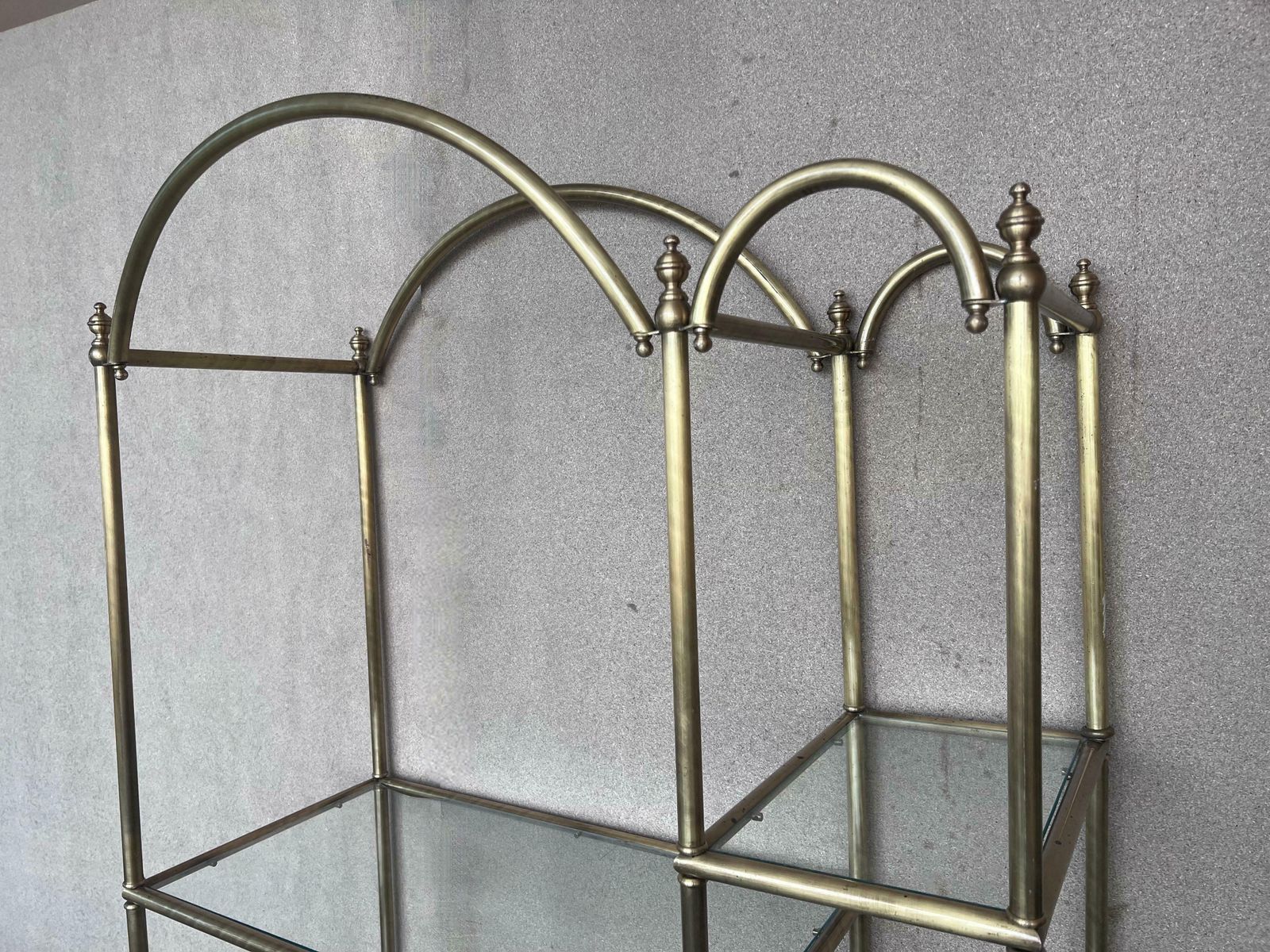 Vintage Brass étagère Arched Glass Display Shelf With Three + Four Shelves photo for sale