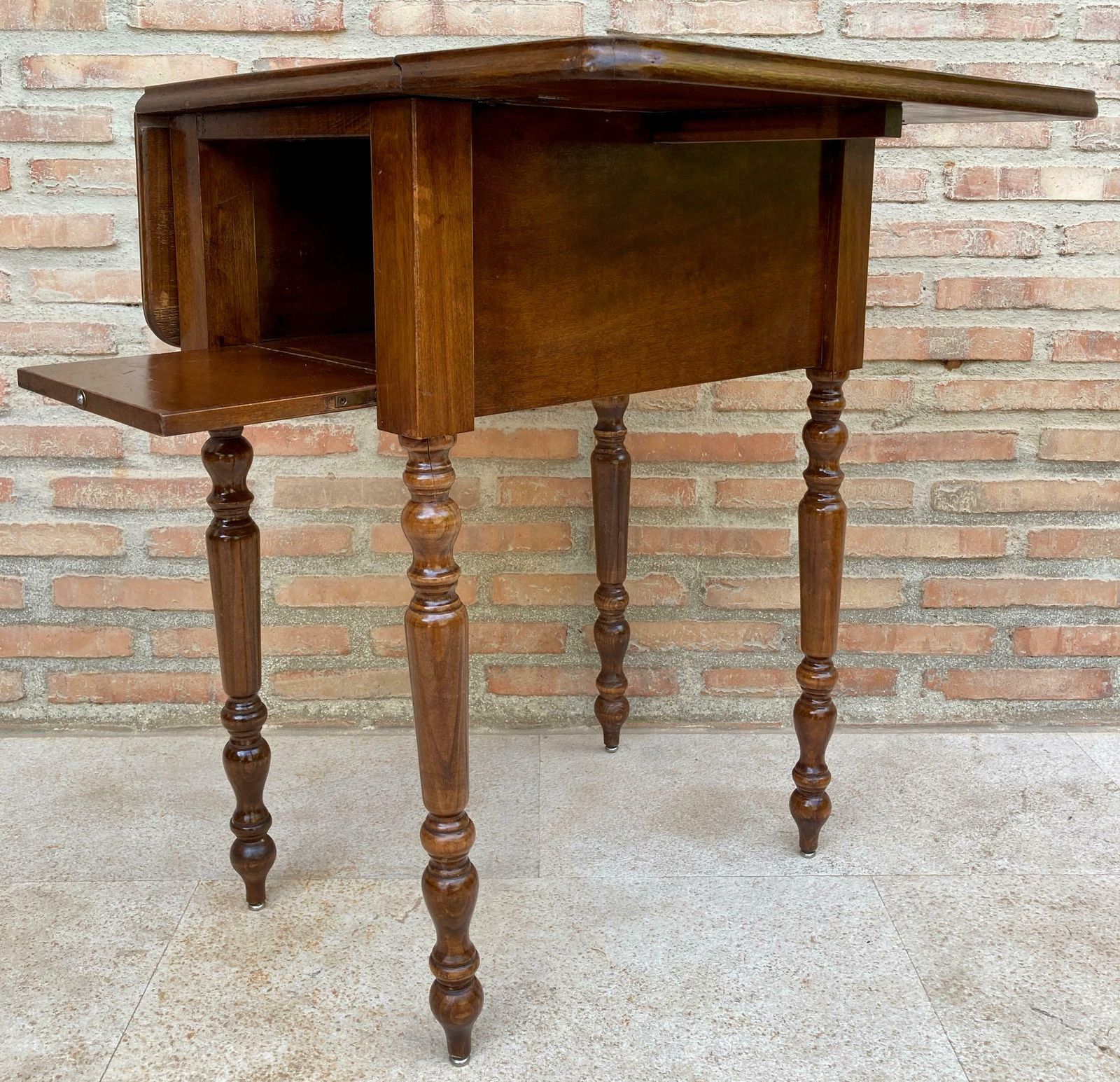 Table de style Regency anglais en noyer à abattants, années 1890 photo vintage