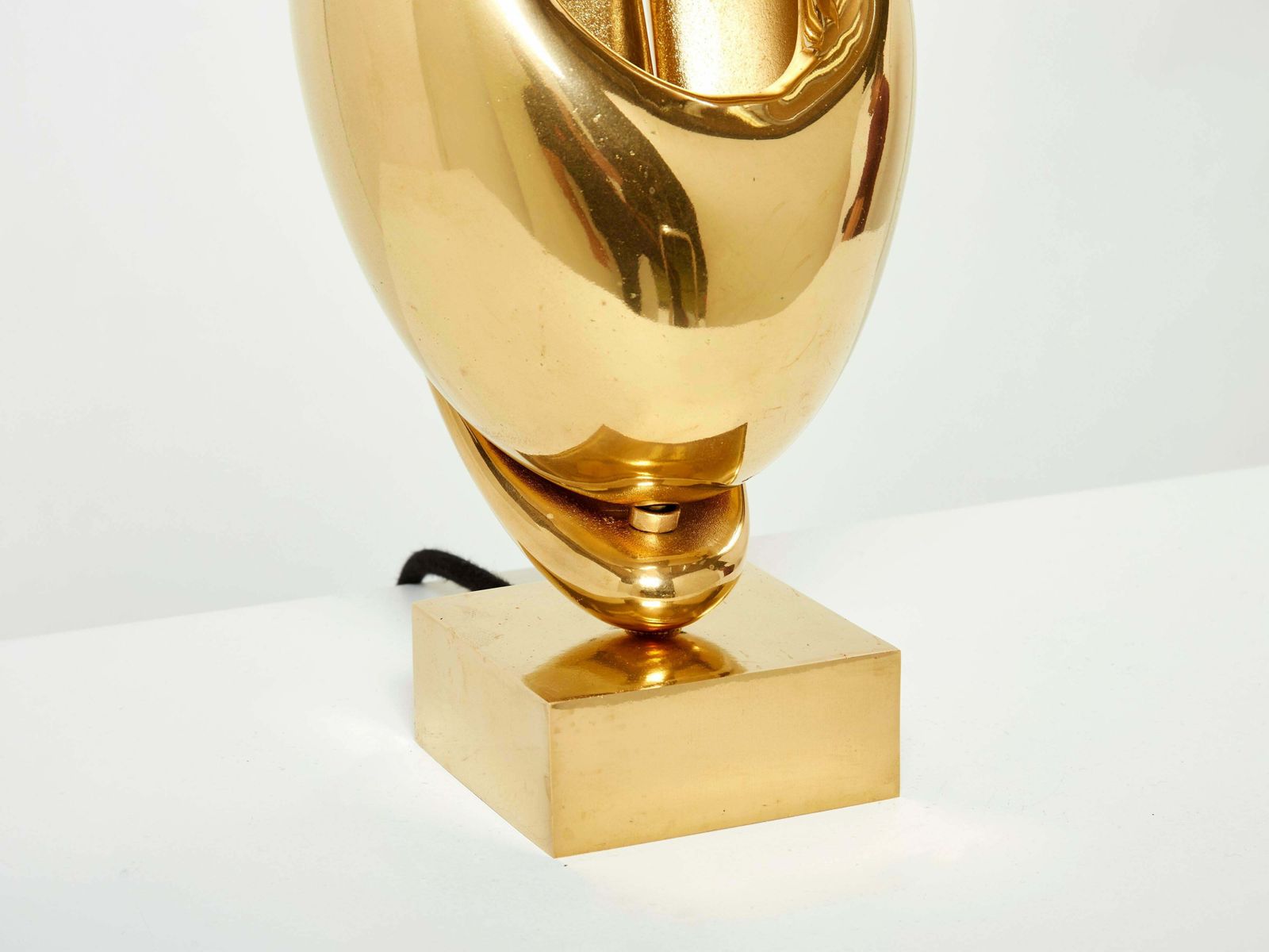 photo furniture Lampe de table sculpture moderniste en bronze doré, Michel Armand, 1970