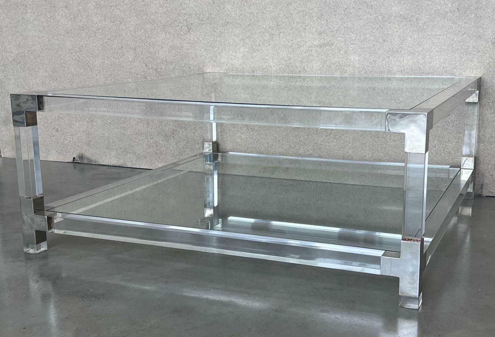 Table basse carrée mid-century en lucite avec détails en métal chromé photo 2505.0