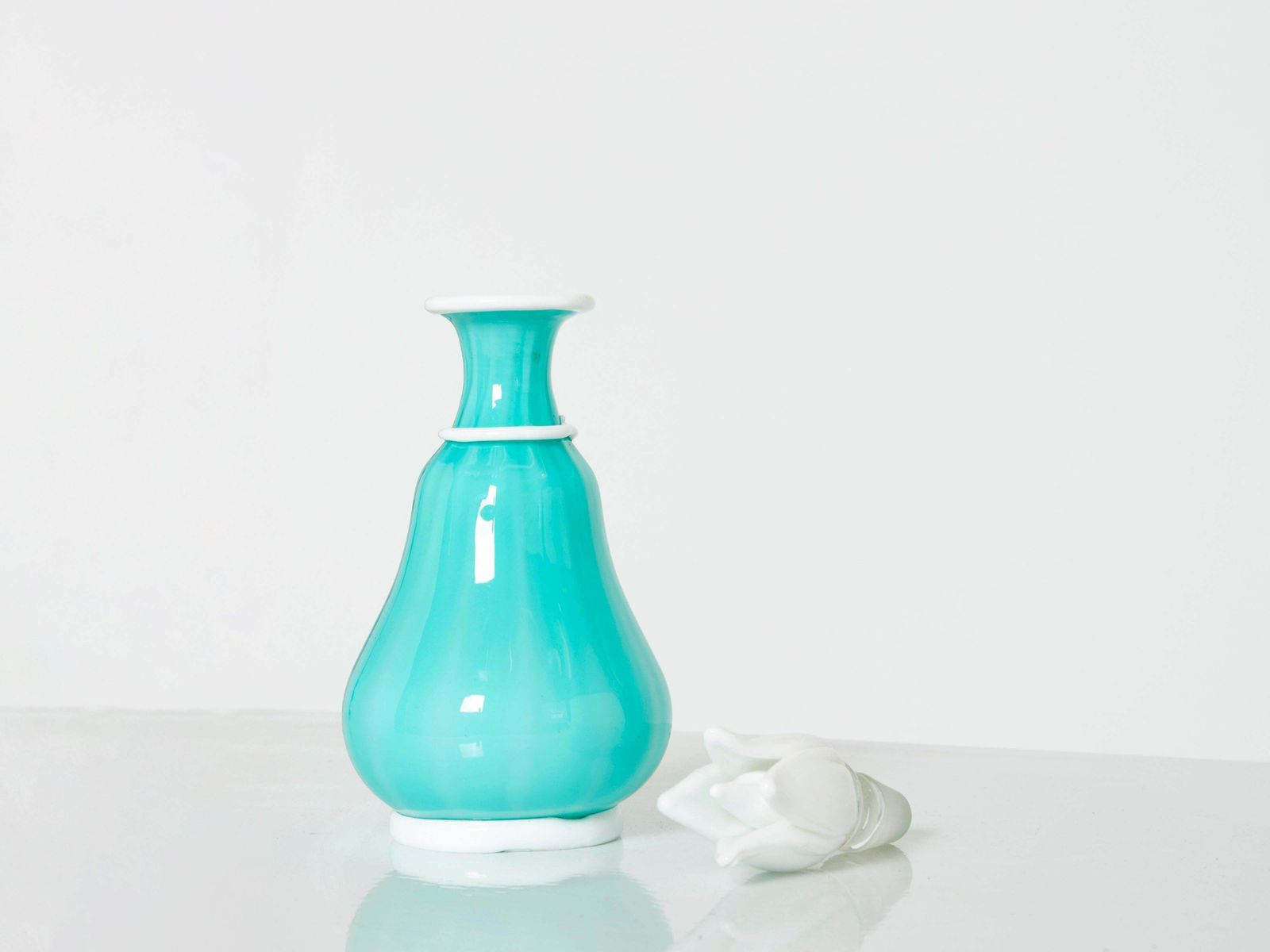Flacon Barovier & Toso en verre opalin turquoise avec bouchon, 1950 photo for sale