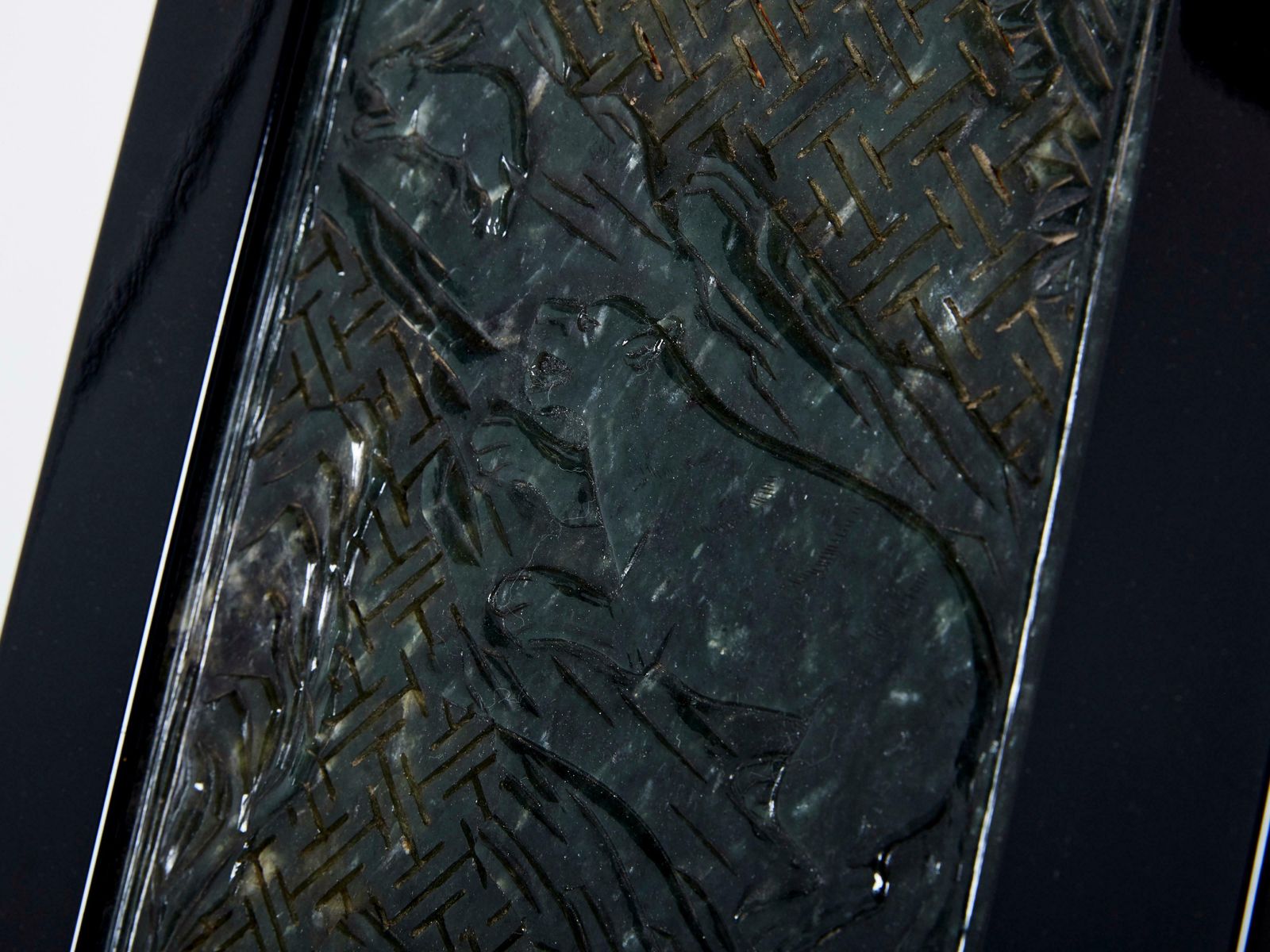photo vinterior Boîte Art déco française en laque noire, jade sculpté, 1930