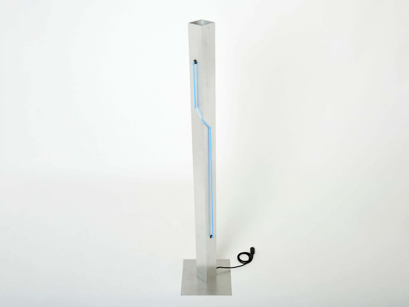 Lampadaire en acier au néon bleu, par Rudi Stern et Dan Chelsea pour Kovacs, 1983 photo 7200.0599999999995