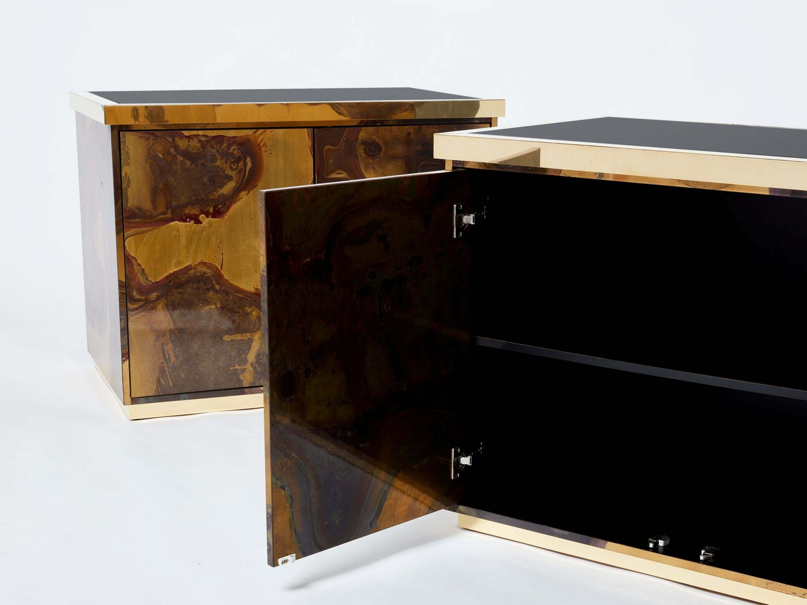 photo for sale Paire de buffets en laiton oxydé par Isabelle et Richard Faure, années 1970