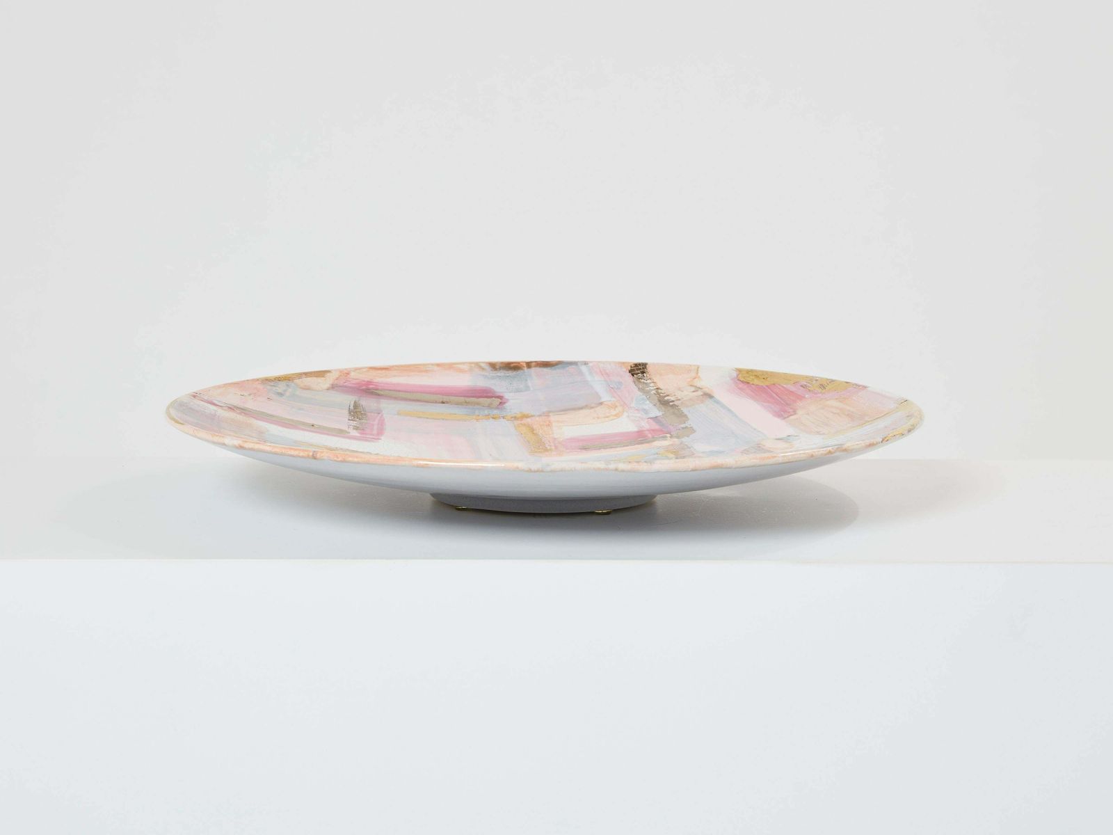 Grand plat de présentation en céramique émaillée dorée Les Héritiers, 1990 photo vinterior