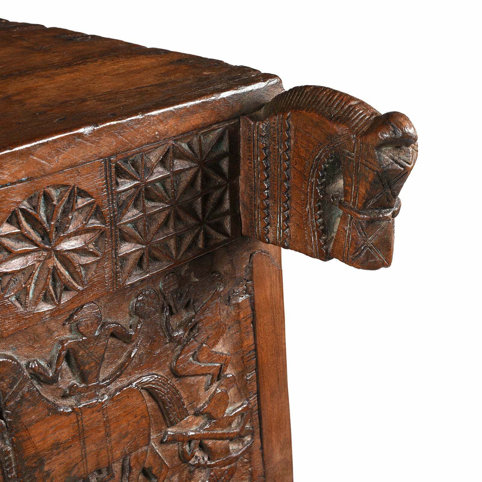 Antique Indian Majus Dowry Chest From Saurashtra, 19th Century photo vinterior