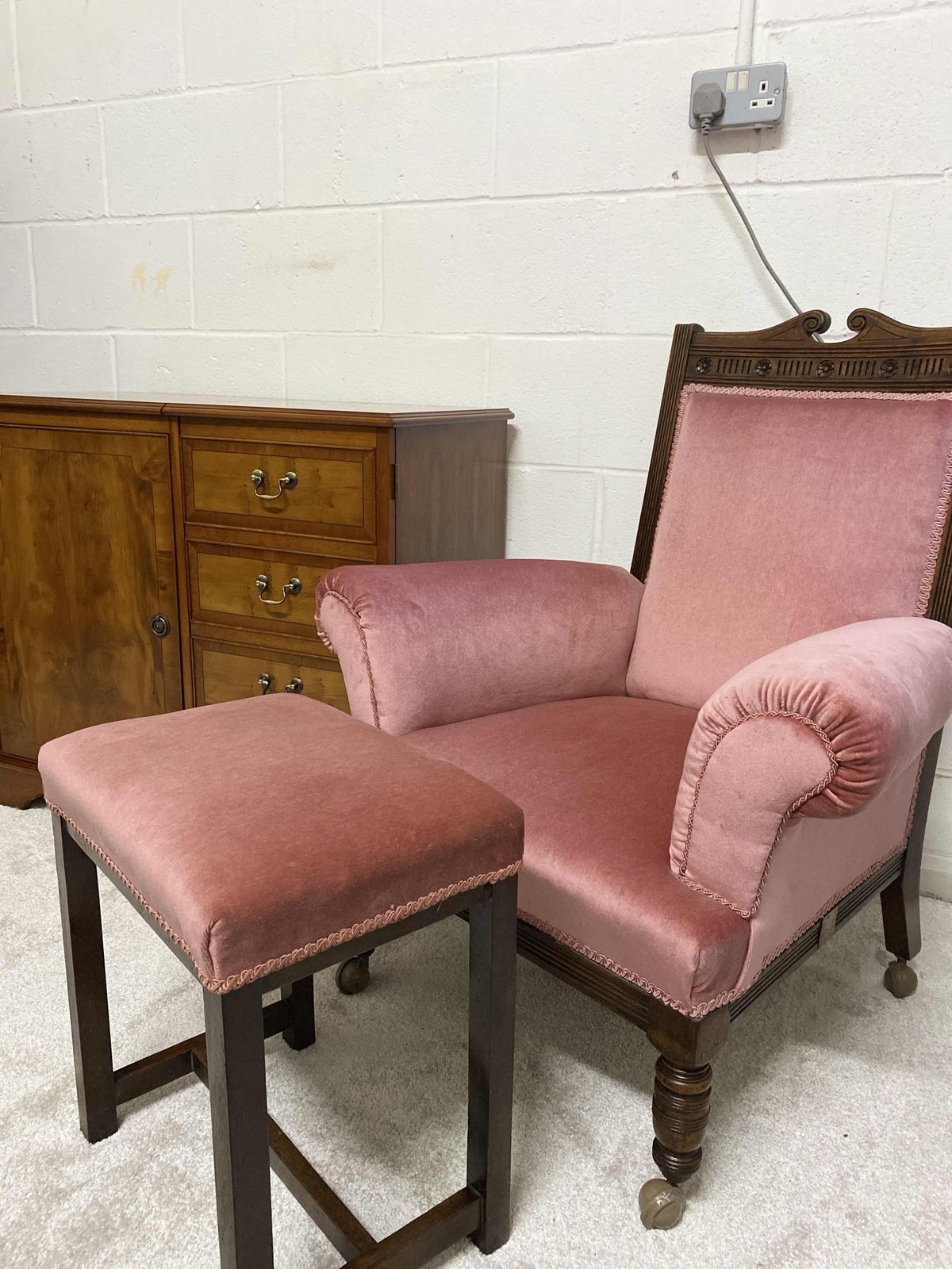 Edwardian Sofa Chair Recently Upholstered (Dimensions Are Not Accurate Please Contact)