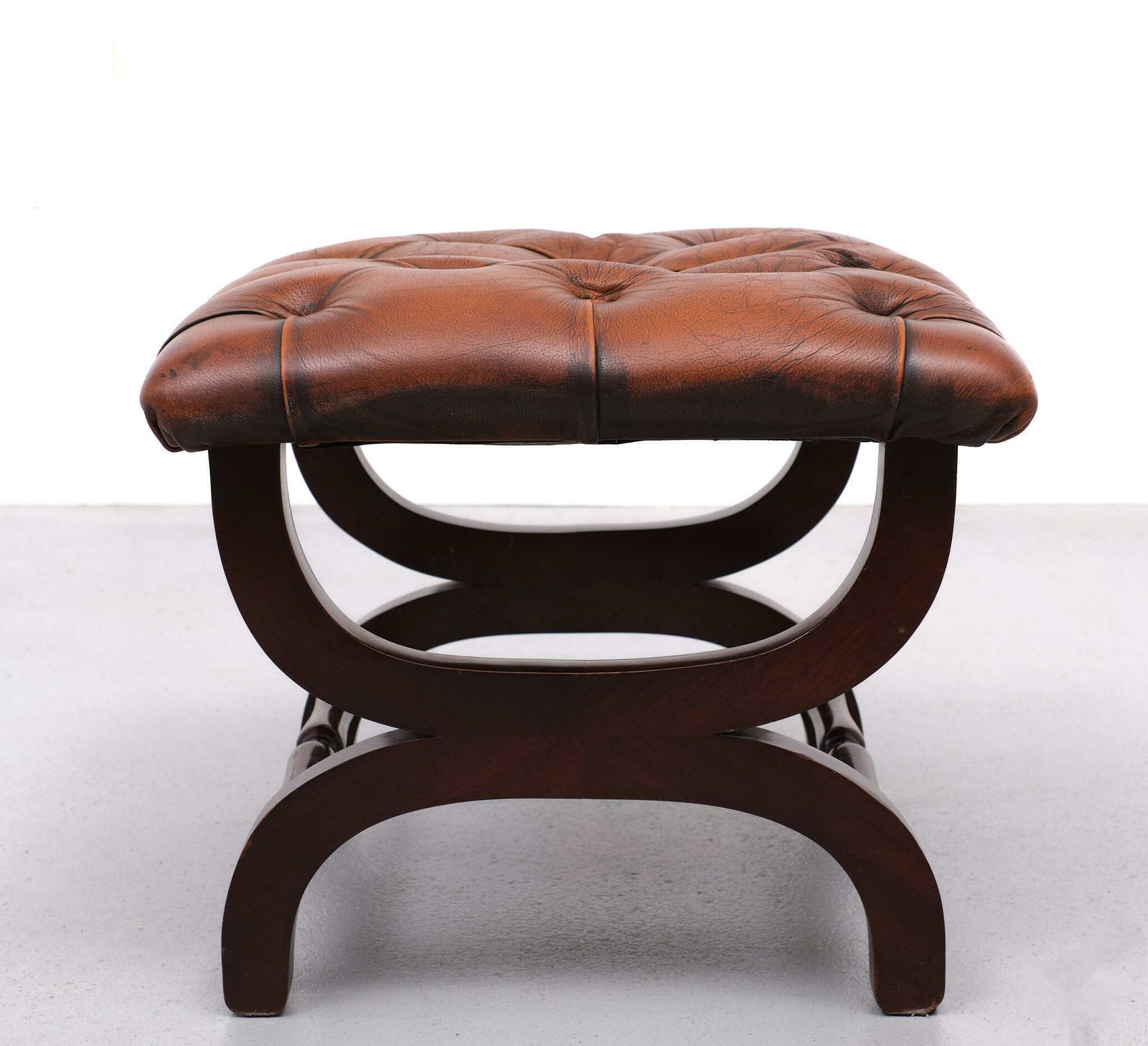 English Country House Style Padded Leather Ottoman photo Furniture