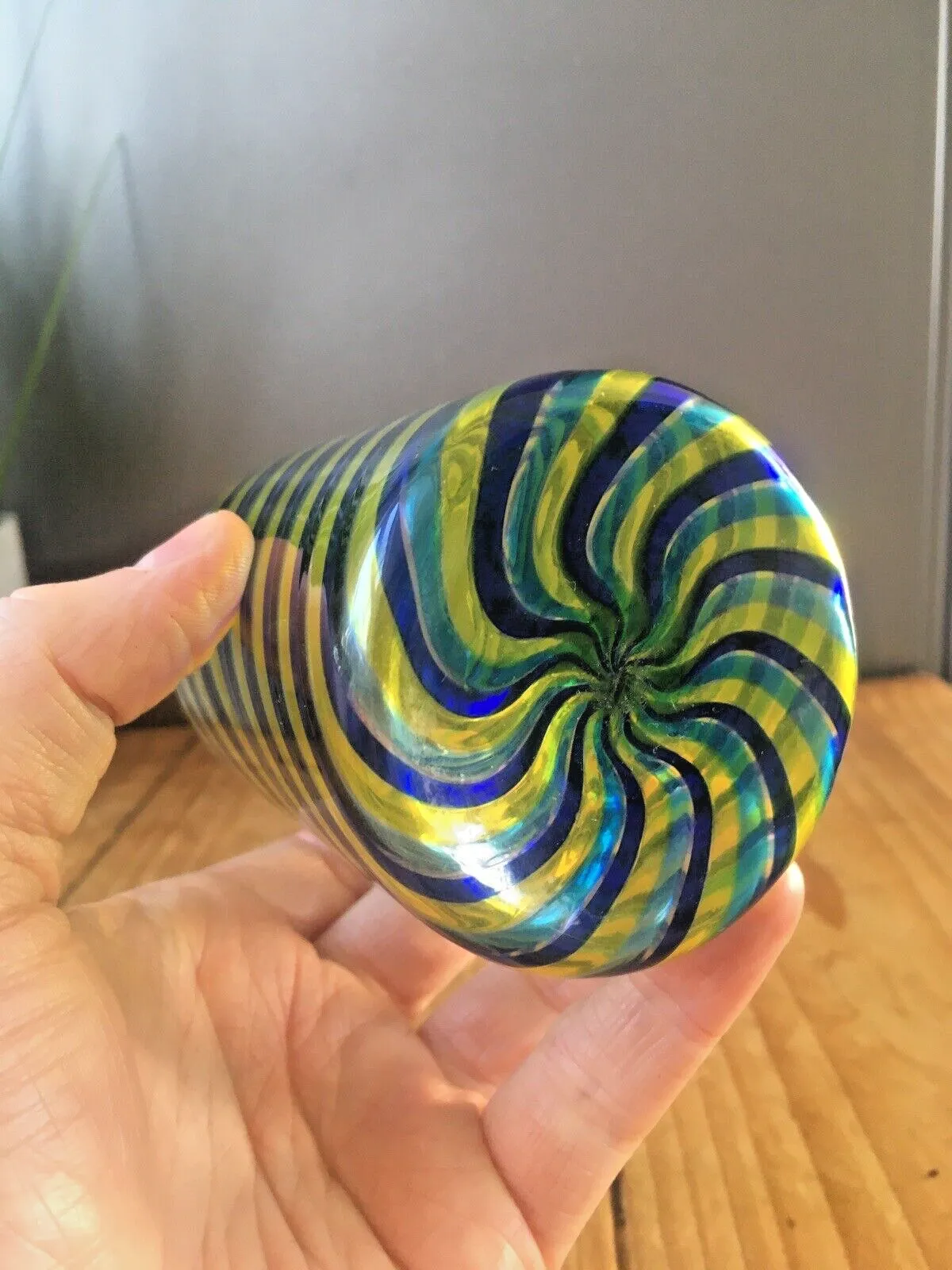 Superb Vetro Artistico Murano Spiral Candy Stripe Italian Glass Cylinder Vase photo vinterior