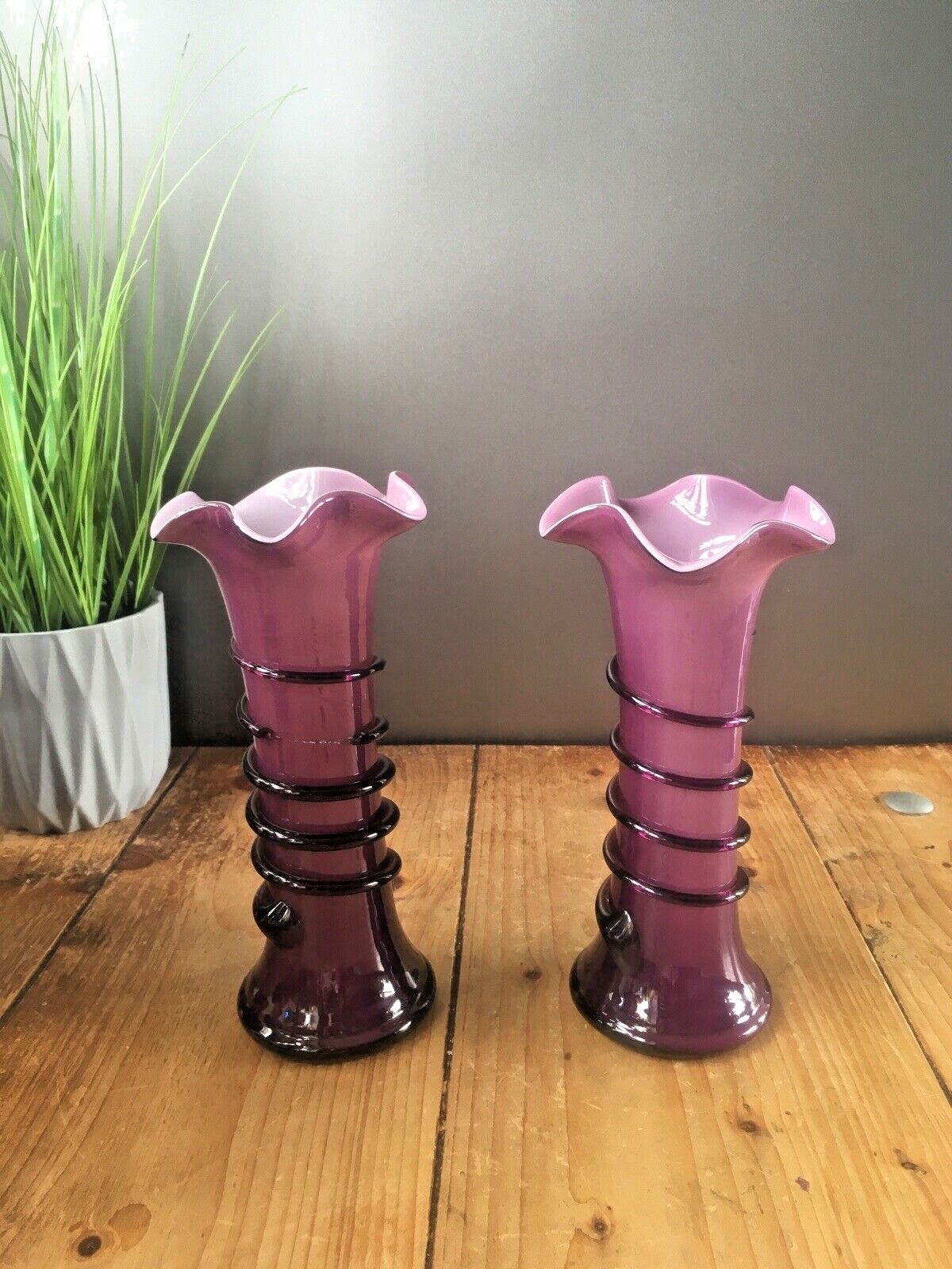Pair Of Purple Tango Glass Trailed Bud Vases Czechoslovakia Loetz Kralik Welz photo 150.0