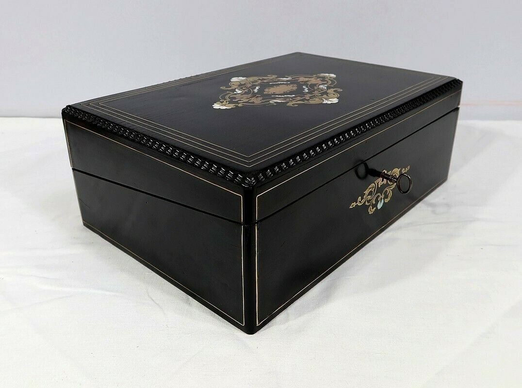 Travel Case In Precious Wood And Bone And Brass Inlays, Napoleon III Period – Mid 19th Century photo Furniture