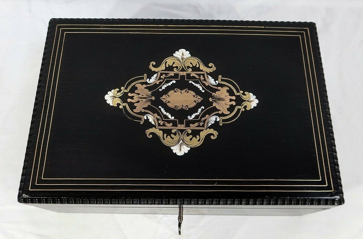 Travel Case In Precious Wood And Bone And Brass Inlays, Napoleon III Period – Mid 19th Century photo 1761.3