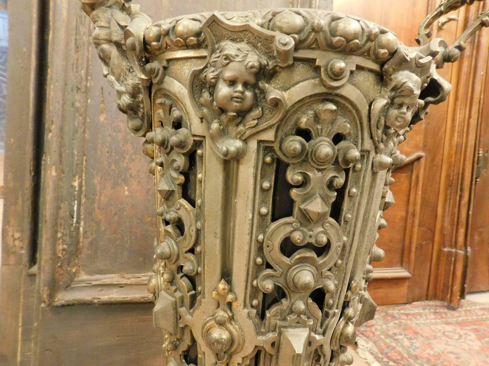 Vintage Set Of Column Vase Holder And Vase Umbrella Holder, Carved Gilded, '900 photo 1595.0