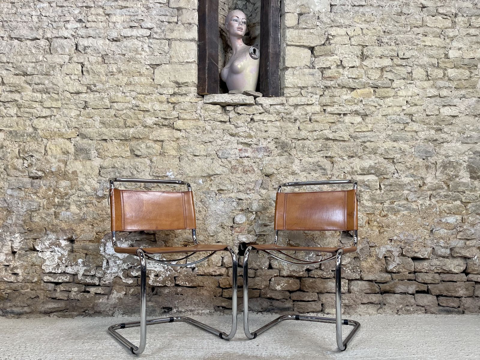 photo furniture Pair Dining Or Desk Chairs  Mart Stam Marcel Breuer S33 Set Of Two 2 Fasem Chrome Tan Cognac Brown Leather Cantilever Bauhaus