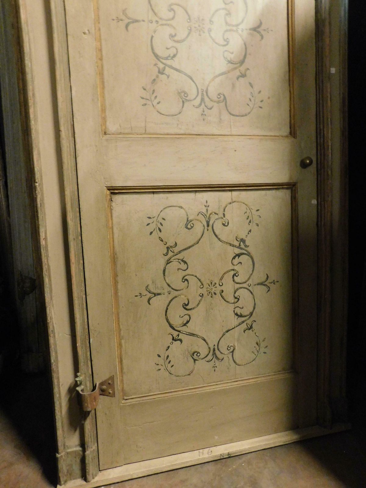photo for sale Set Of 2 Painted And Lacquered Interior Doors With Frame, 18th Century, Italy