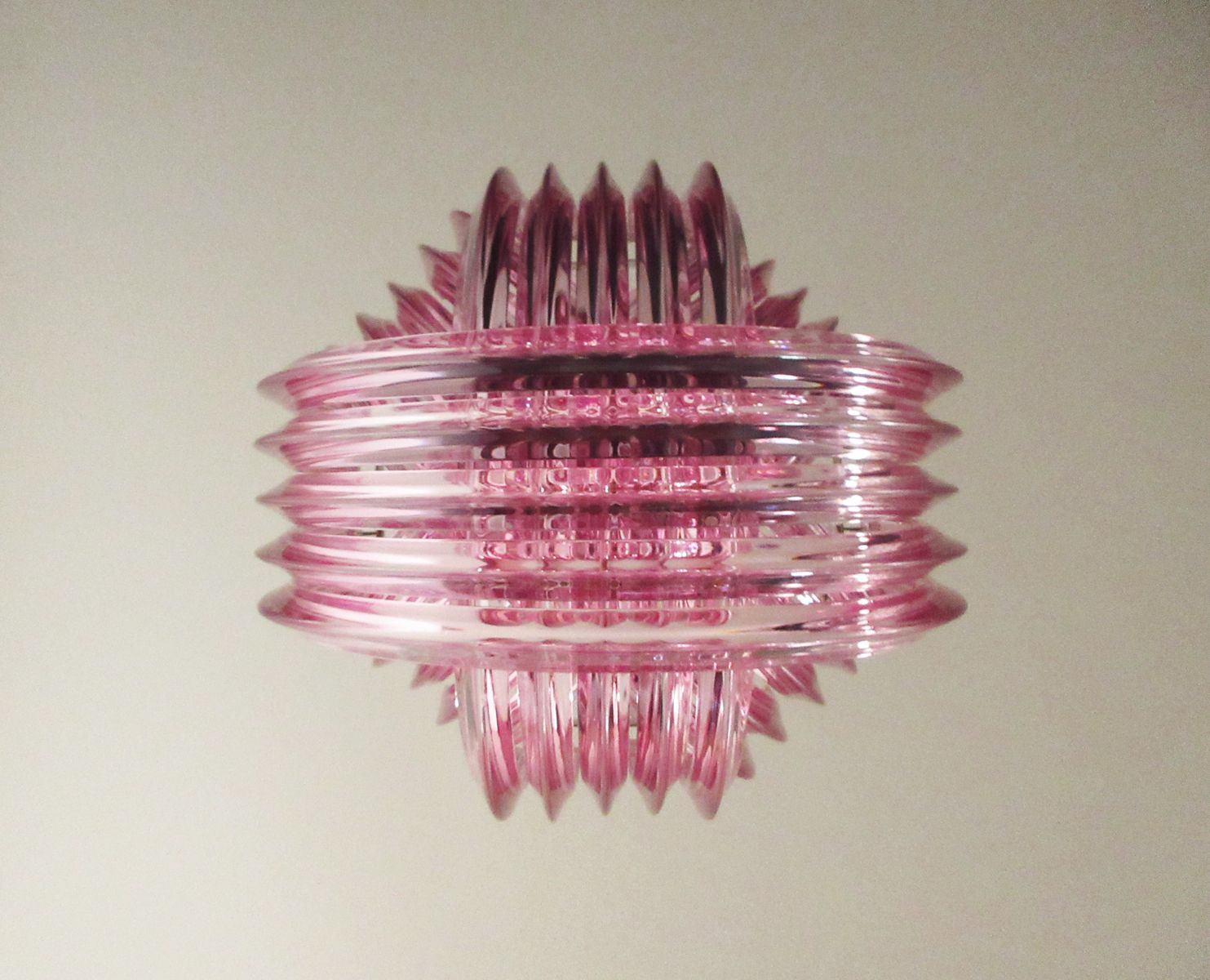 photo furniture Large Curvati Chandelier, Pink Triedri, 20 Murano Glasses
