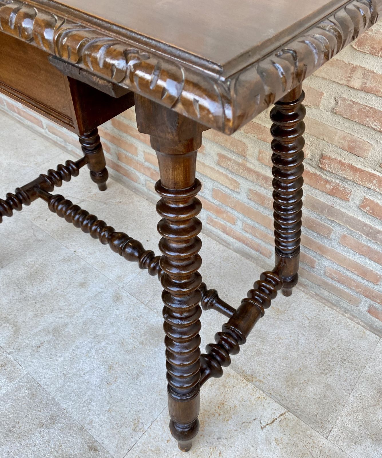 photo vinterior Mid 20th Century French Walnut Carved Side Table With Turned Legs And Stretcher