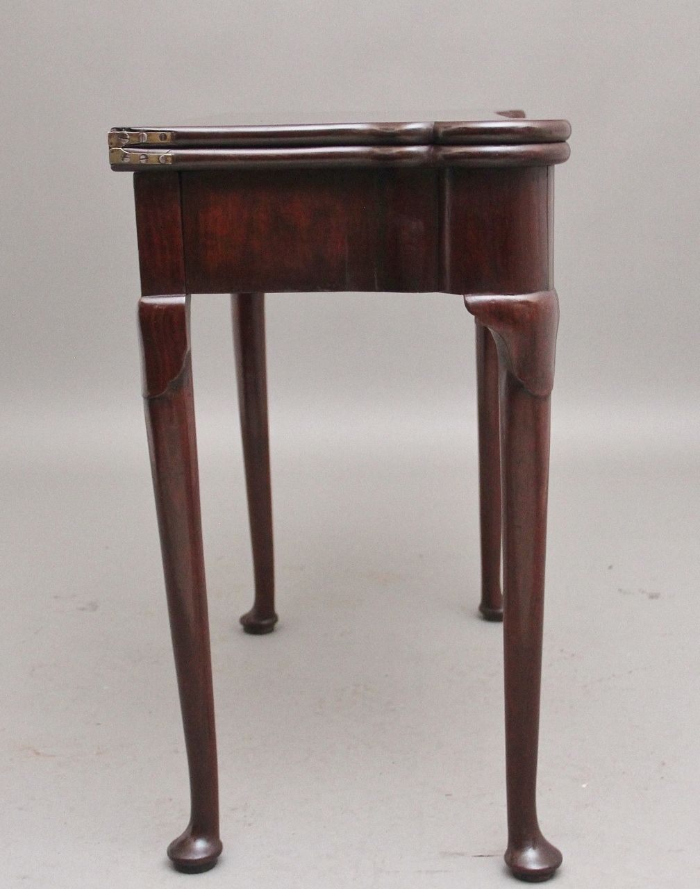 A Lovely Quality Mid 18th Century Mahogany Card Table photo 1680.0