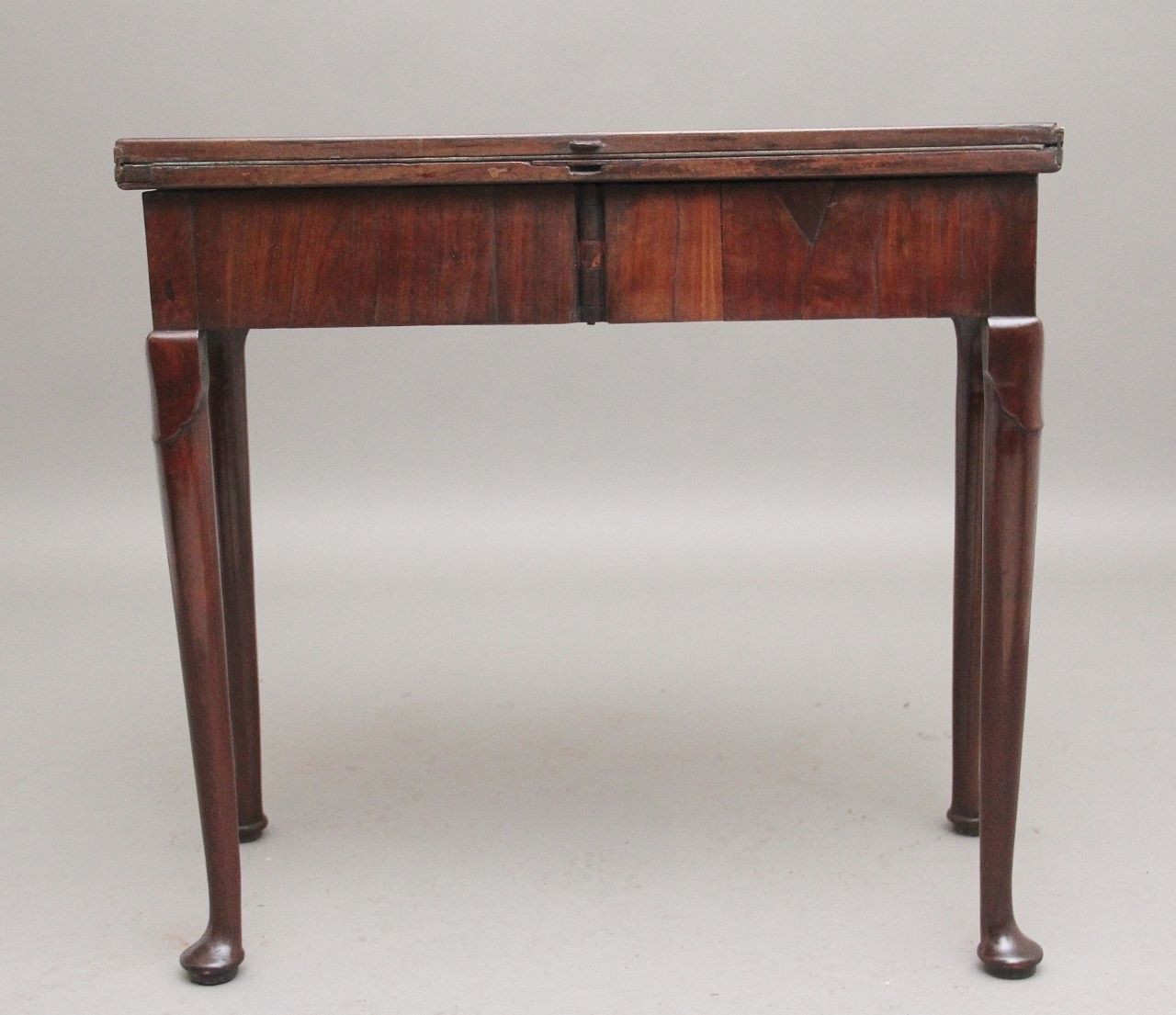 A Lovely Quality Mid 18th Century Mahogany Card Table photo vinterior