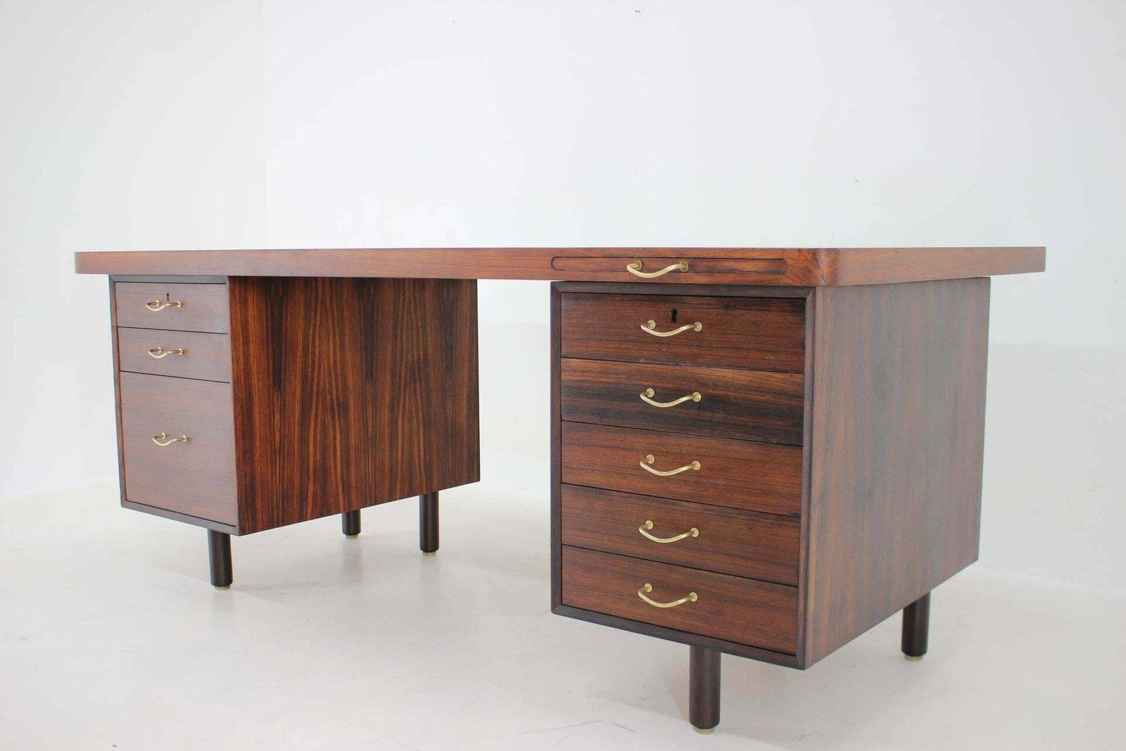 1960s Large Exclusive Free Standing Palisander Desk photo vinterior