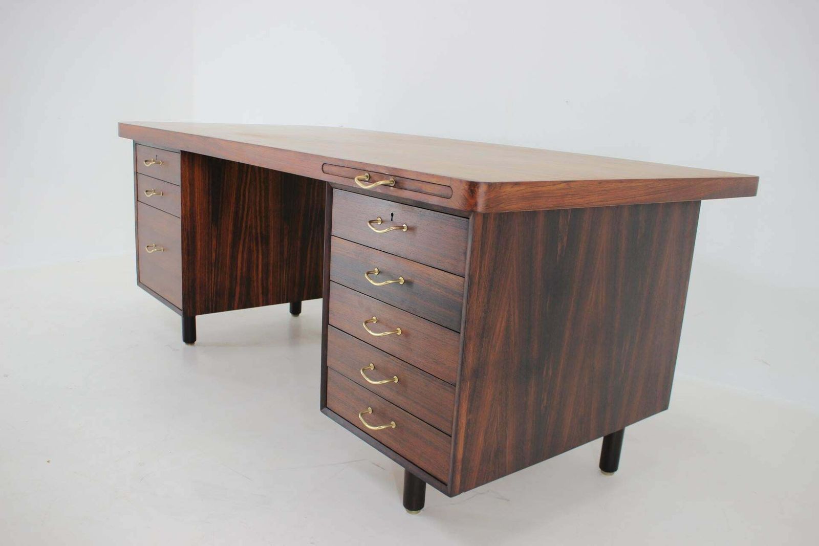 8966.0 1960s Large Exclusive Free Standing Palisander Desk photo