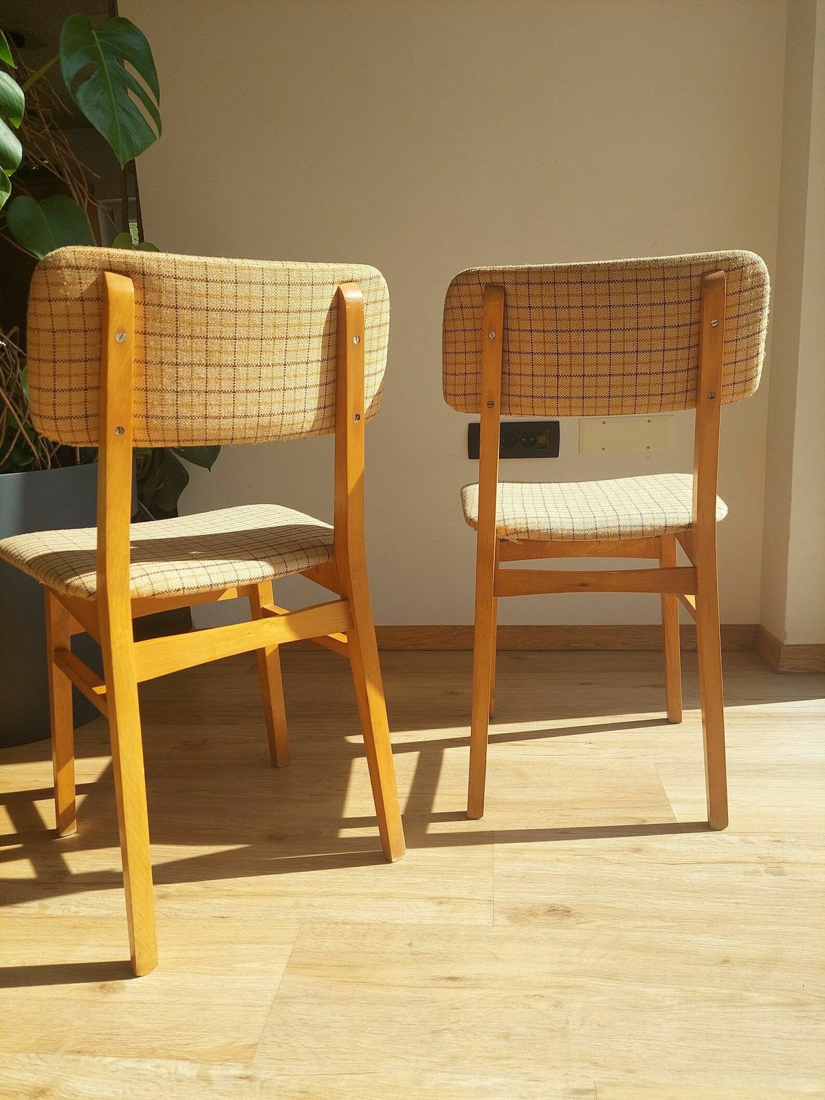 1 Of 2 Retro Chair / Retro Dining Chair / Retro Furniture / Retro Ambience / Retro Home / Mid Century Modern / Mcm Chair / Mcm Home /70's photo 180.0