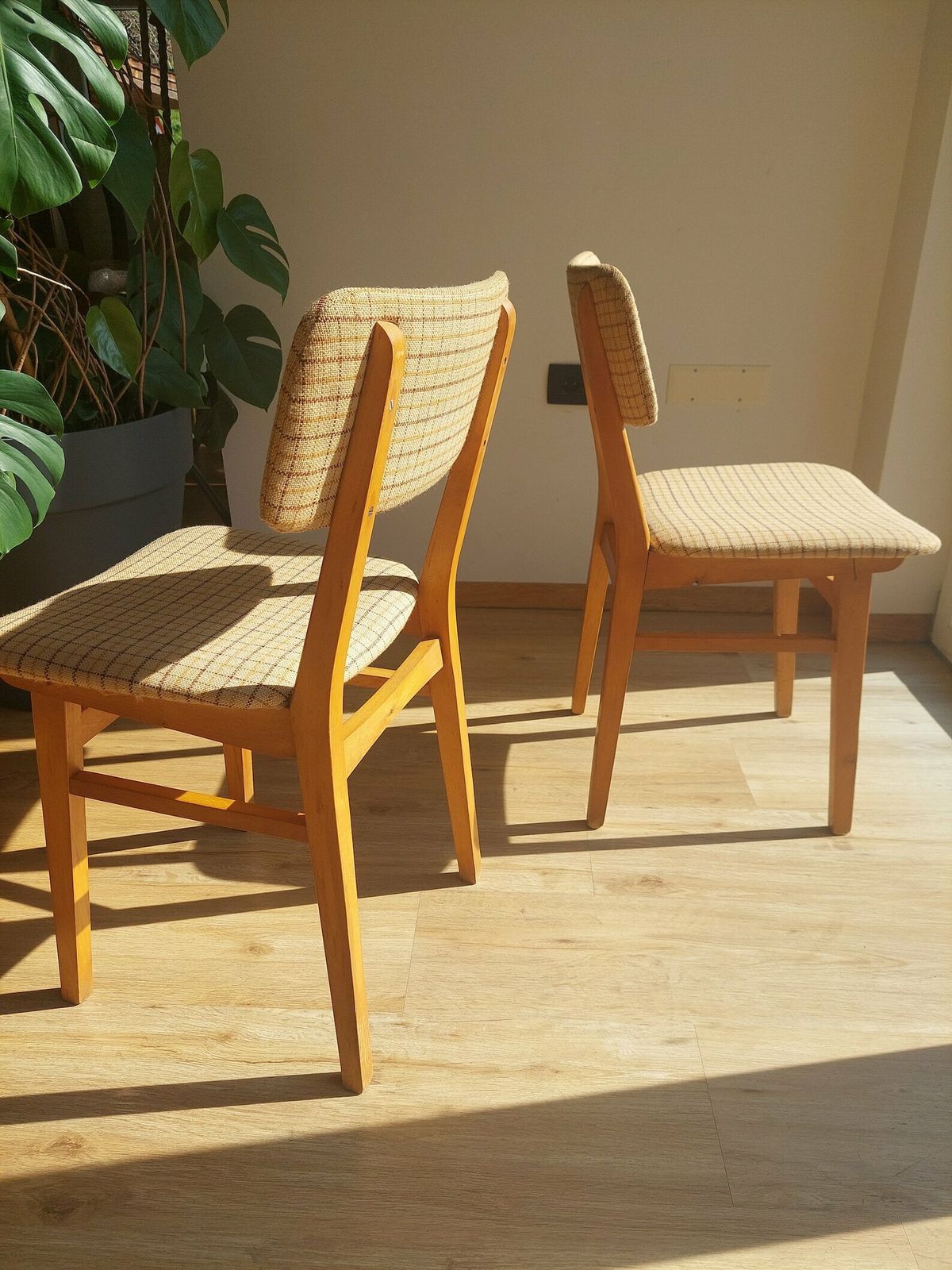photo furniture 1 Of 2 Retro Chair / Retro Dining Chair / Retro Furniture / Retro Ambience / Retro Home / Mid Century Modern / Mcm Chair / Mcm Home /70's