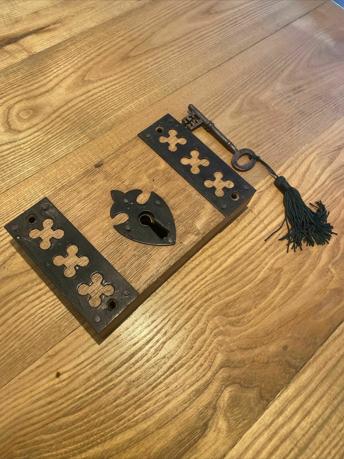 Large Gothic Revival Antique Rim Lock Key Reclaimed Period Oak Iron Refurbished photo vintage