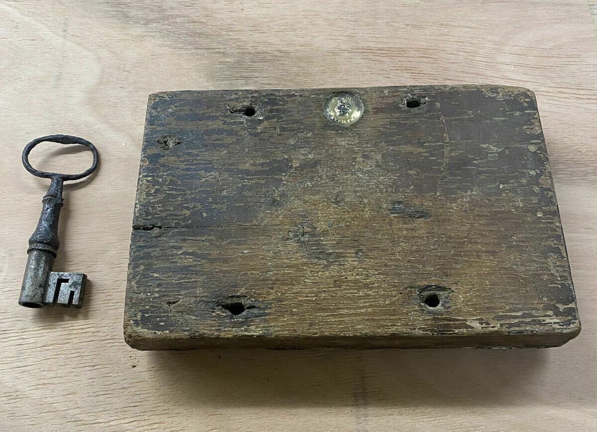 Large 17th Century Rim Lock Key Reclaimed Period Oak Iron Rare Door Furniture photo furniture