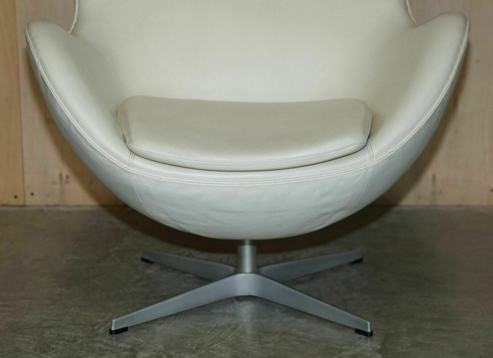 photo furniture Rrp £17,649 Stamped Fritz Hansen Cream Leather Egg Chair & Ottoman Footstool