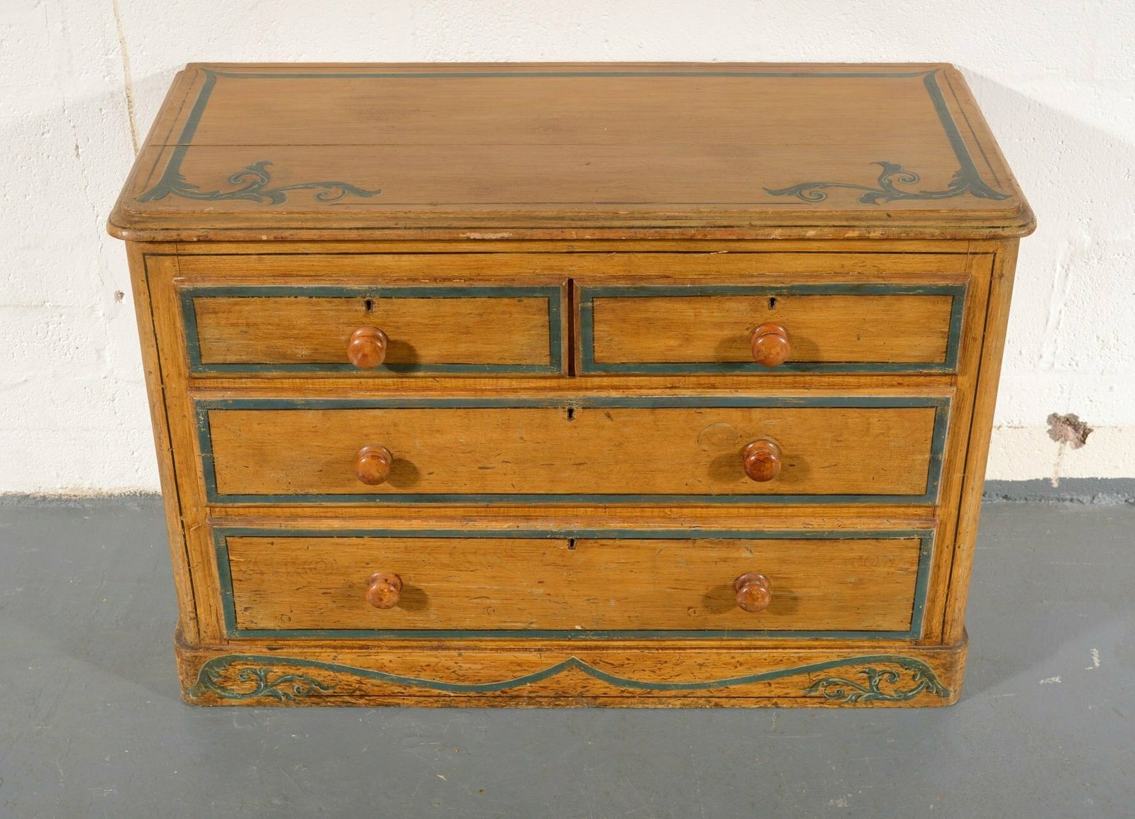 An Early Victorian Faux Satinwood Chest Of Drawers   C.1840 photo vinterior