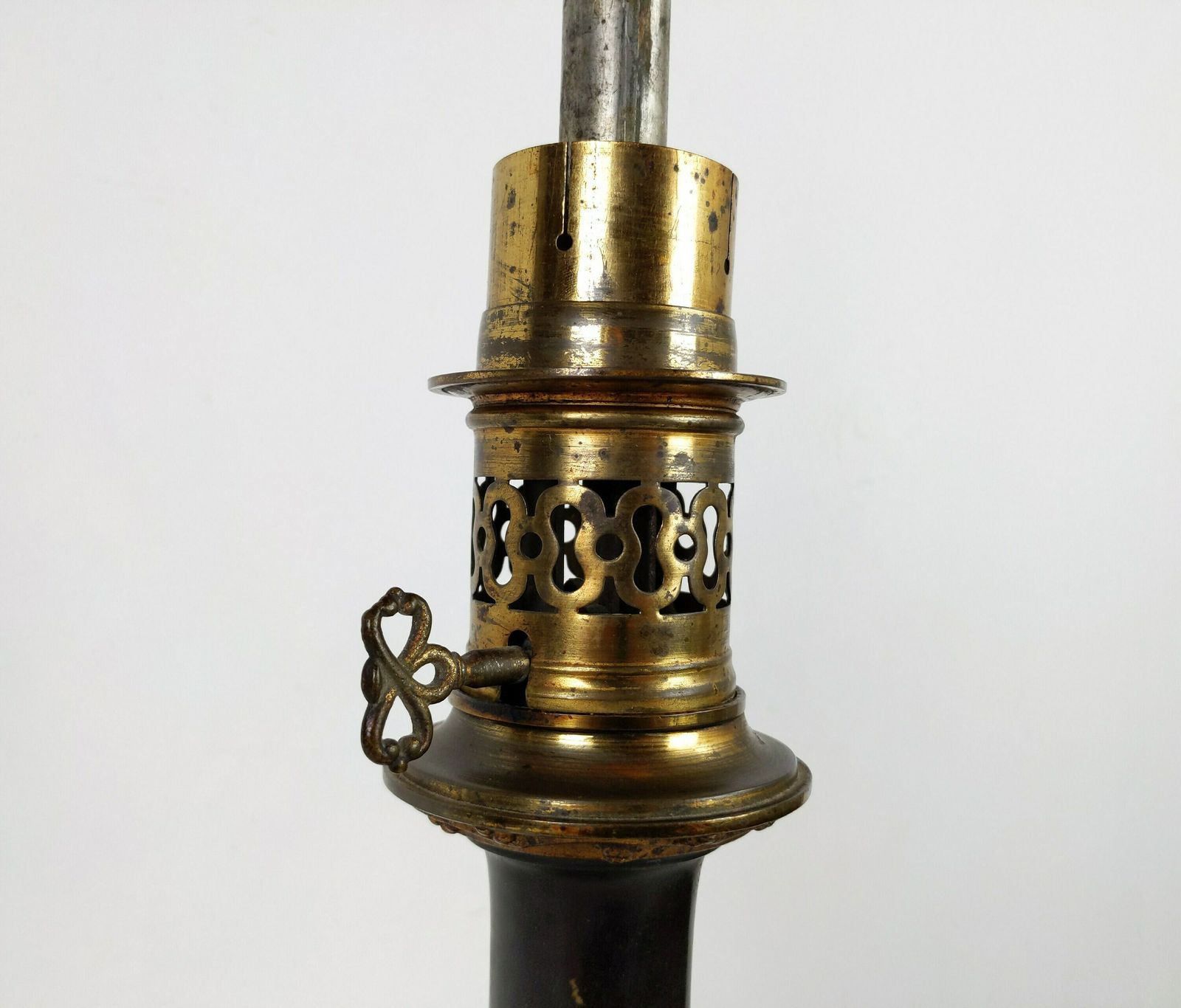 Antique French Napoleon III Style 19th Century Black Lacquer Porcelain & Bronze Converted Oil Lamp With Medallion Decoration, Antique Light photo vinterior