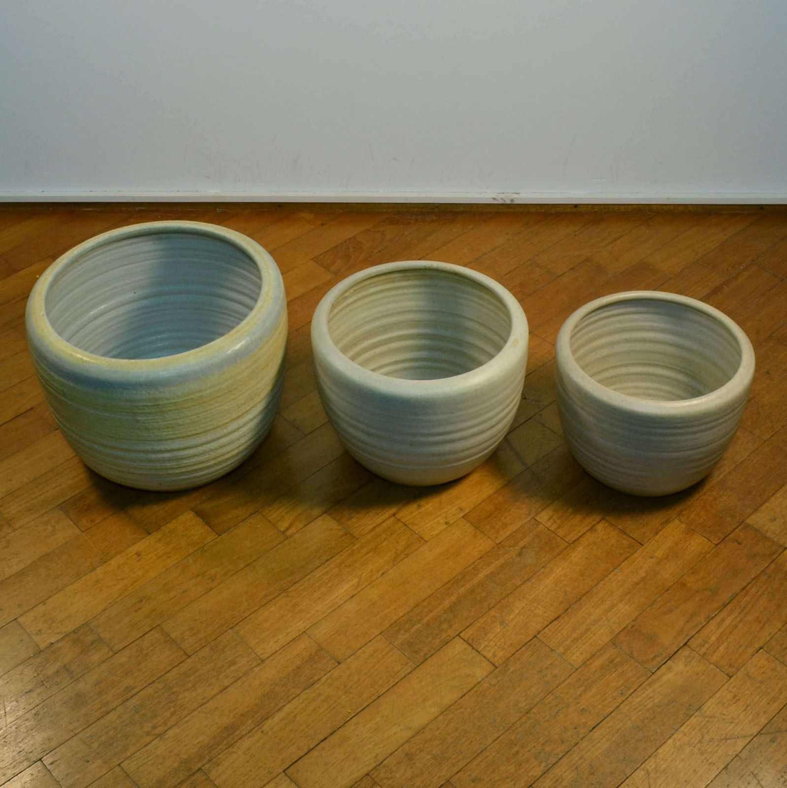 Four Large White Ceramic Studio Pottery Plant Pots, Mobach 1980 photo 2020.0