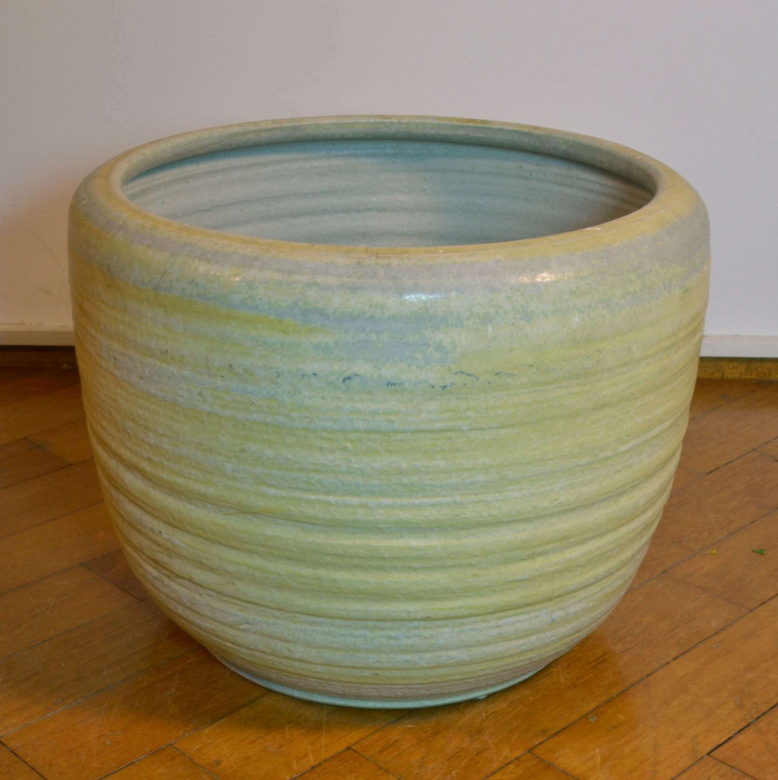 photo furniture Four Large White Ceramic Studio Pottery Plant Pots, Mobach 1980