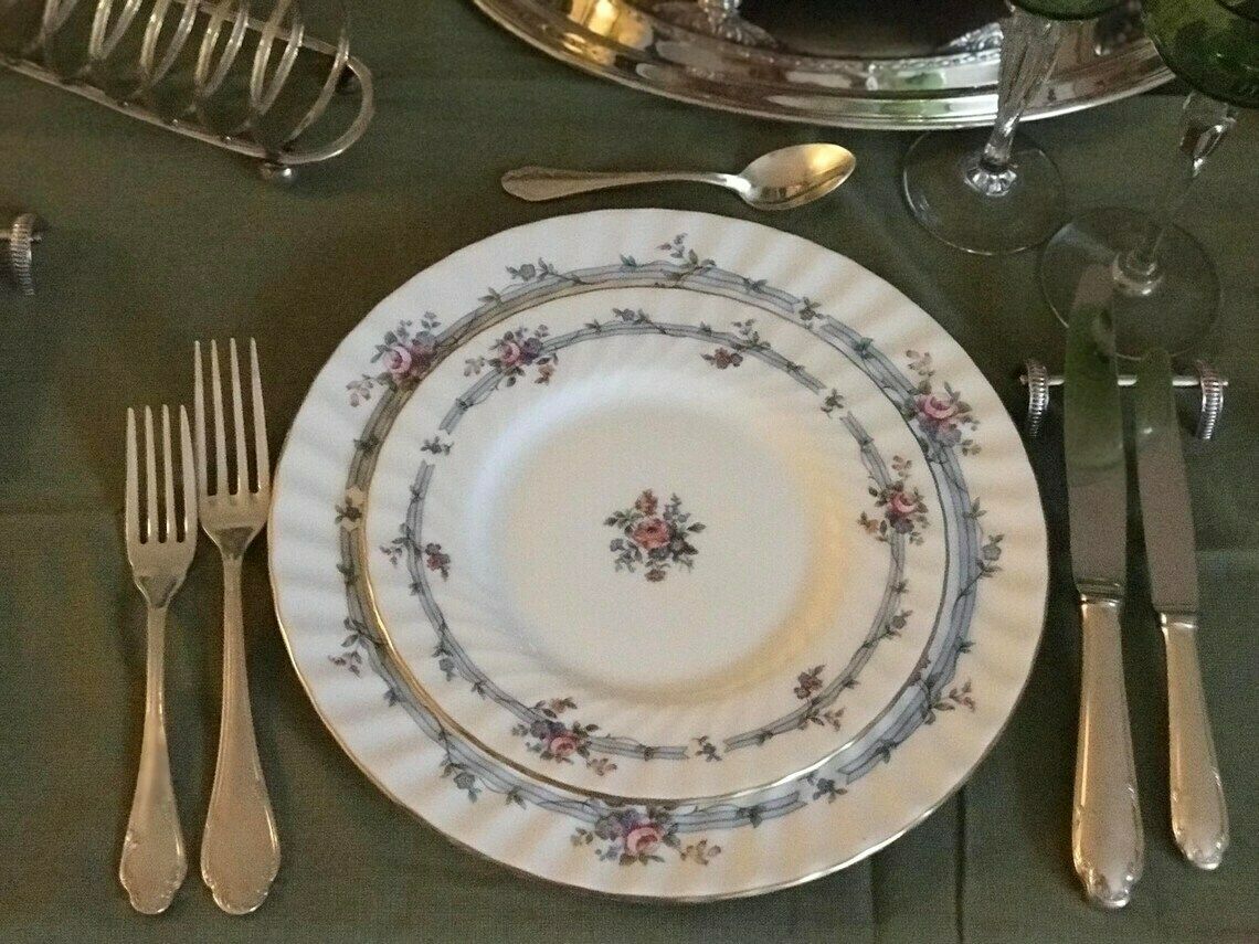 Minton Chartwell 6 Dinerborden Royal Doulton 6 Salade /Dessertborden Romantisch Bloemmotief Wit Gouden Rand Huwelijkscadeau Luxe Feestdagen Tafel photo 348.0