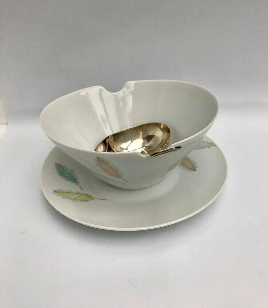 Jussière Met Lepel – Rosenthal Mid Century Design Door Raymond Loewy – Wit Porselein – Made In Germany – Witte Sauskom Voor De Feestdagen photo for sale