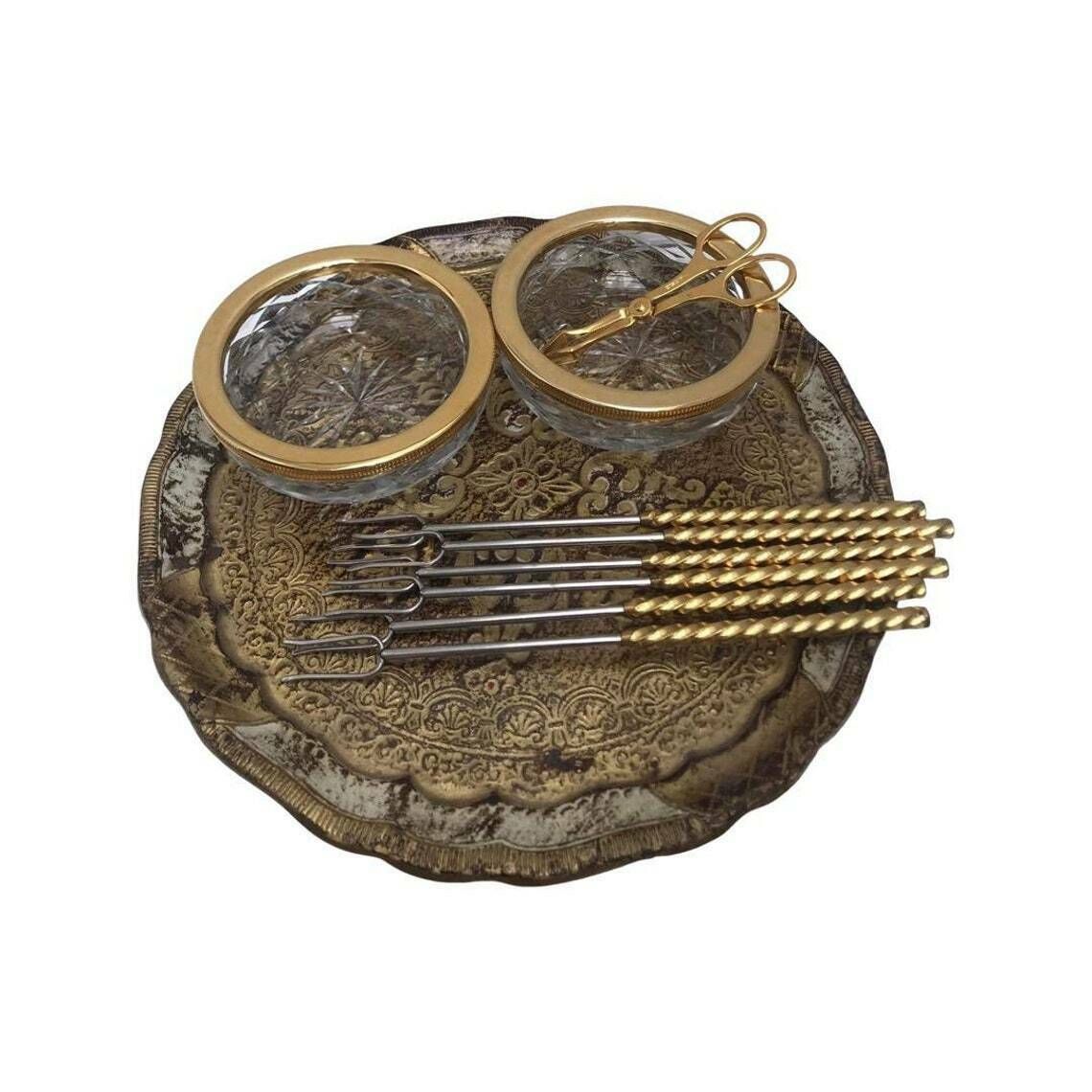 Aperitief Set Gouden Schalen Tapas Ronde Florentijnse Schaal Bardecor Gouden Vorken Kristal En Goud Metaal Cadeau Voor Familie Luxe Huwelijkscadeau photo Woonaccessoires