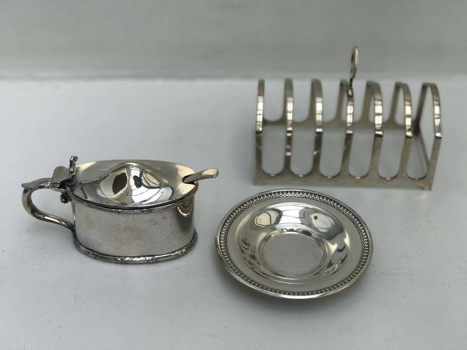 Mustard Pot Small Butter Dish And Toast Rack Silver Plated Breakfast Set Vintage Toast Holder Wedding Gift Antique English Hostess photo vinterior