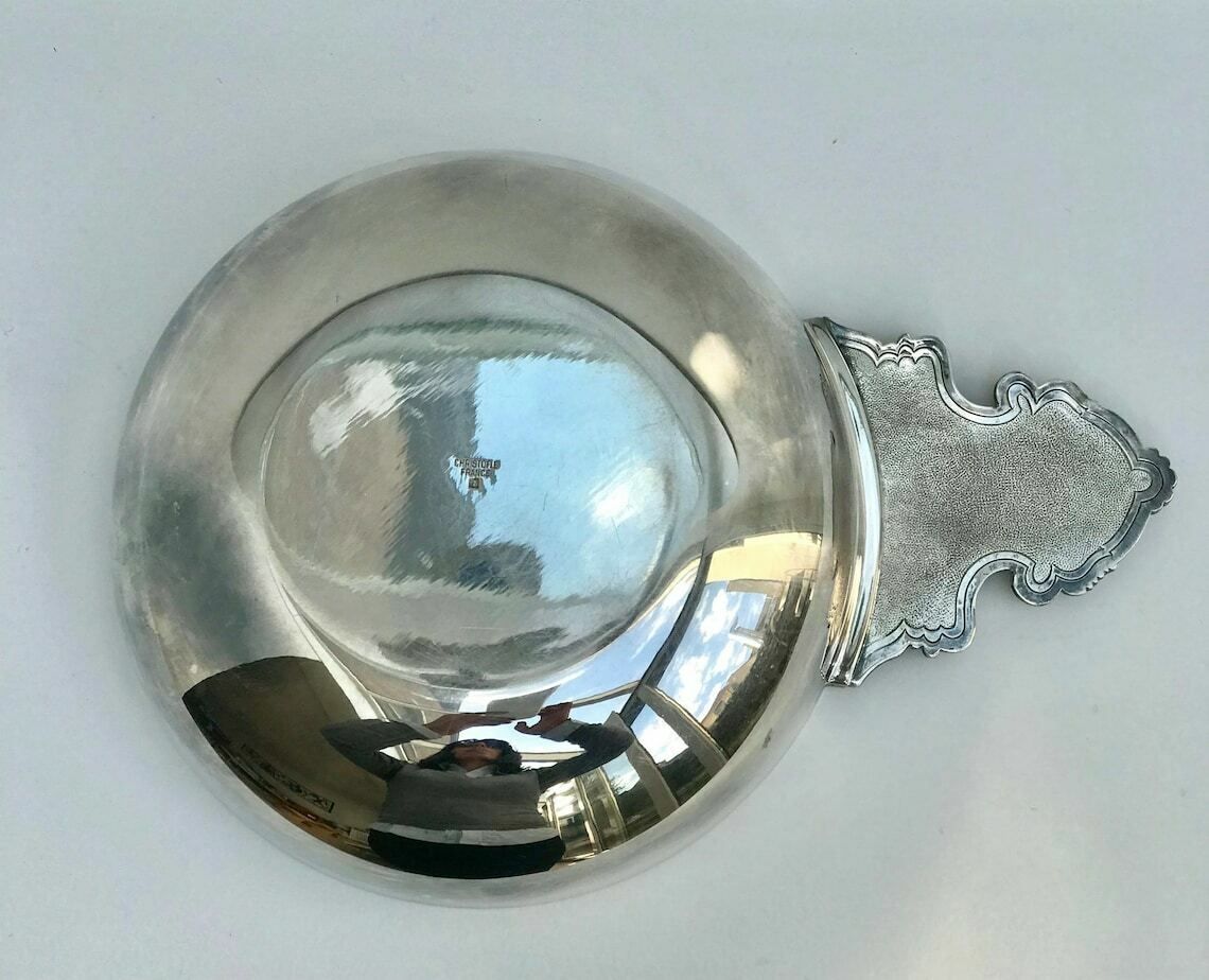 Plat de service rond Christofle d'époque, grand plat à dégustation, décor de dragons ou dauphins photo buy