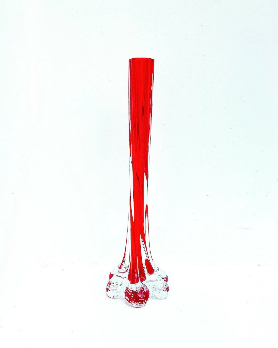 Glazen Vaas Met Gedraaide Steel – Rood, Hoog Model, Mid Century Stijl | Gedraaide Steel, Buisvorm, Soliflor, Kunstglas photo furniture