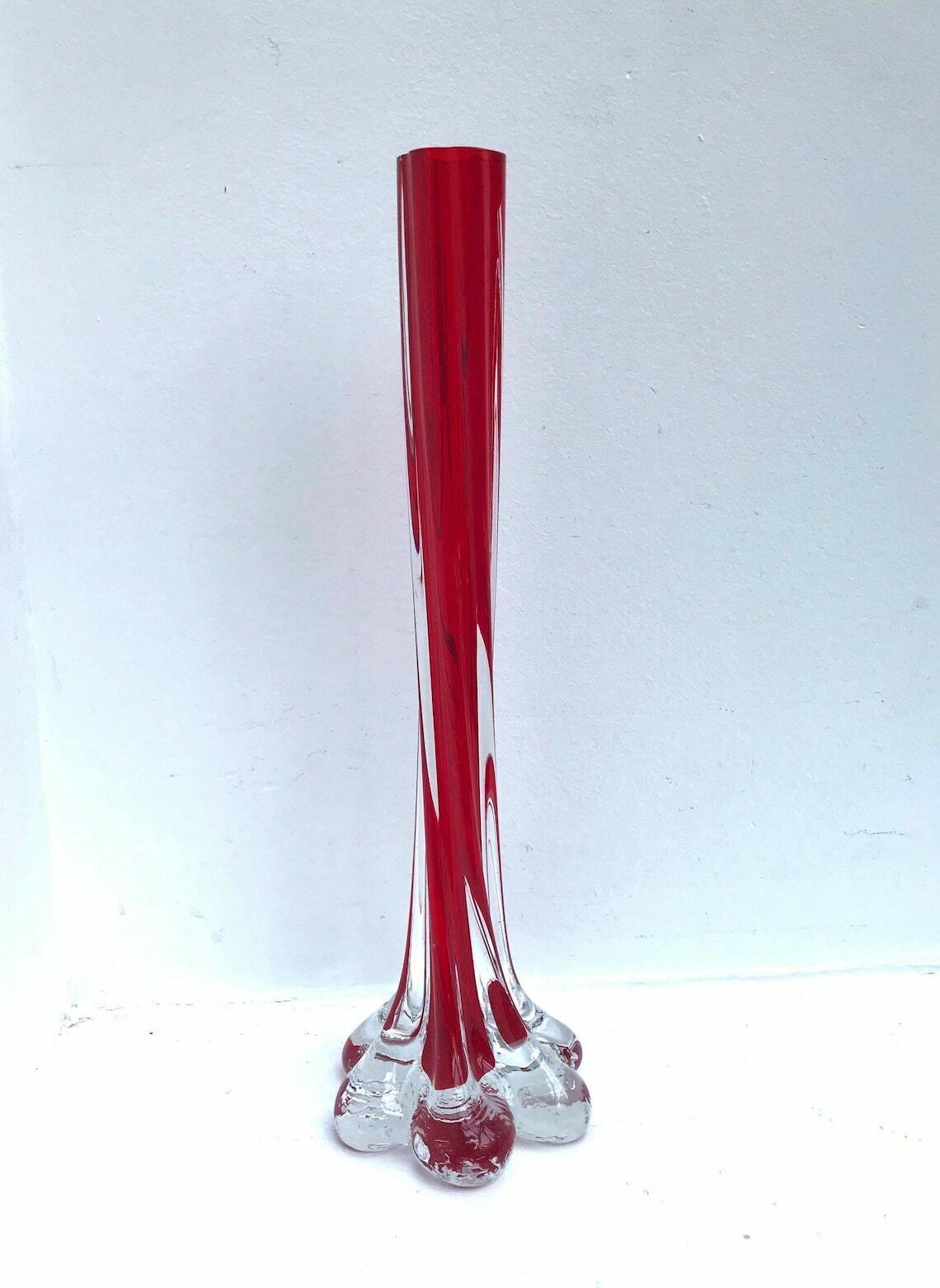 Glass Twist Bud Vase Red Modern Mid Century Tall Stretch Vase, Twisted Stem Green Glass Statement Vase Art Glass Tube Style Soliflor Gift photo vintage