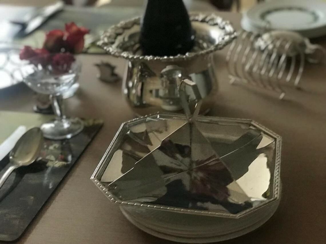 Tidbit Platter 4 Sections Art Deco Serving Tray With Handle Plate Silver Plated Dessert Sandwiches Teatime English Tableware Gift photo Home Decor