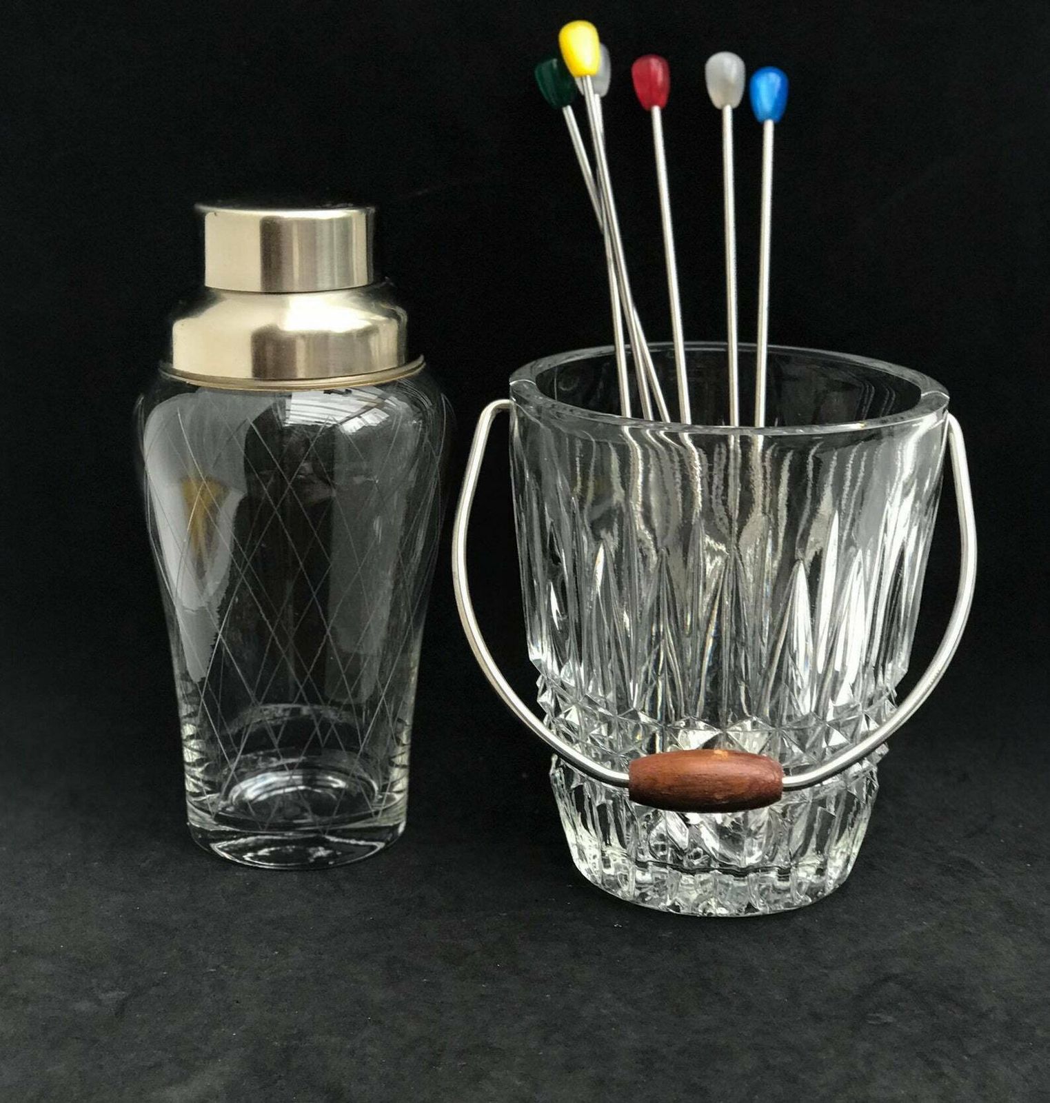 photo furniture Cocktailshaker, Kristallen Ijsemmer, Cocktaillepels – Mid Century Barset Uit De Jaren '60 | Mixology | Cadeau Voor Hem