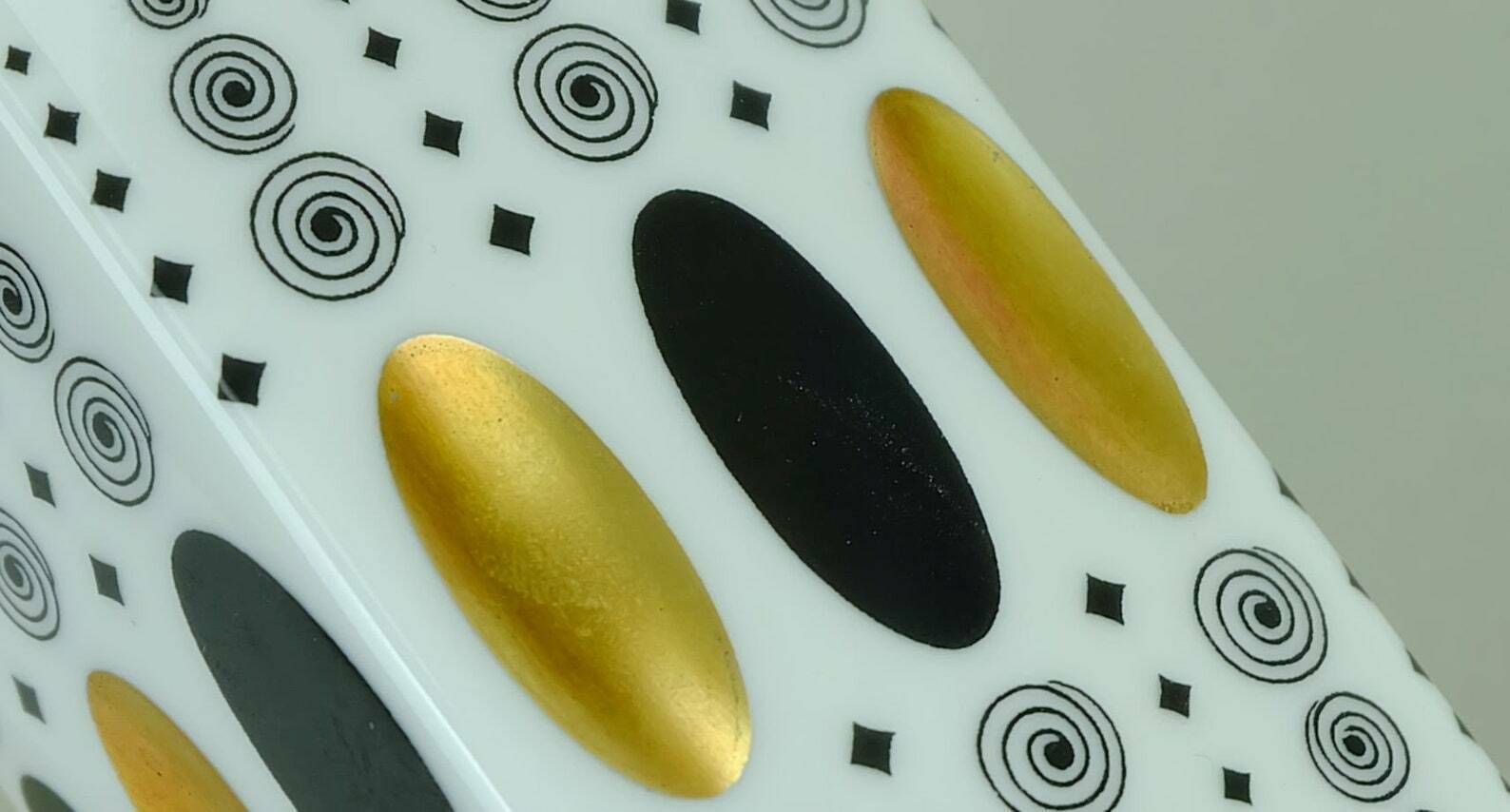 Heinrich Vase Gemmo Decor White Porcelain Op Art Pop Art White Black And Gold 60s photo vinterior