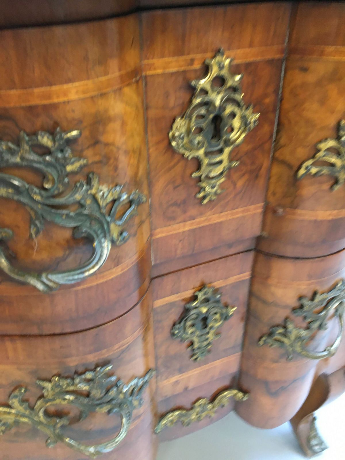 photo furniture C19th Small Walnut Commode Chest Of Drawers