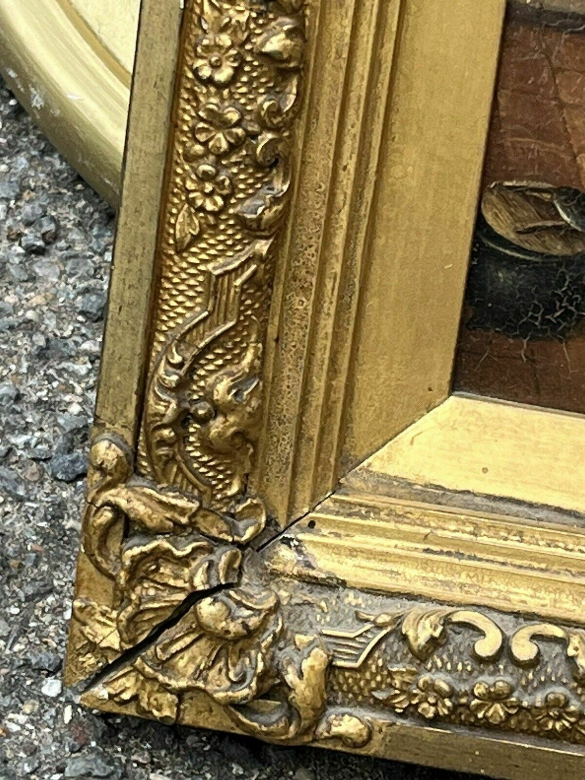 Tavern Or Inn Scene. Oil On Canvas In Gold Gilt Frame. photo vinterior