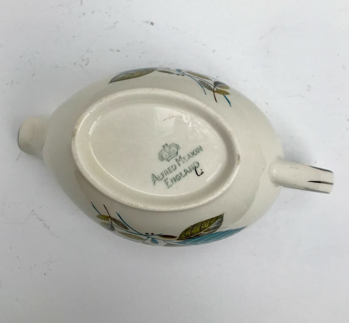 Gravy Boat Vintage Sauce Alfred Meakin England Gravy Boat Rarisime Wunsiedel English Porcelain Old White Wedding Gift Leaves Design photo vinterior