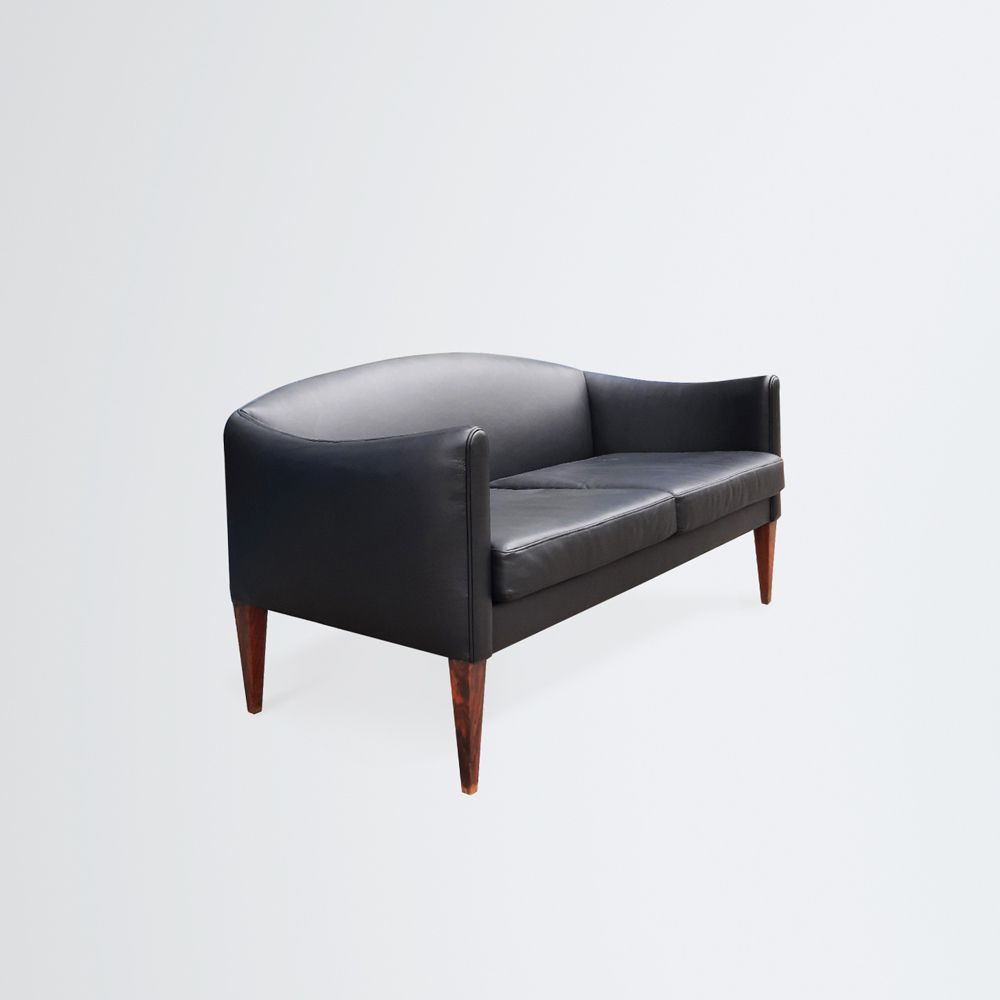Illum Wikkelsø V12 Sofa